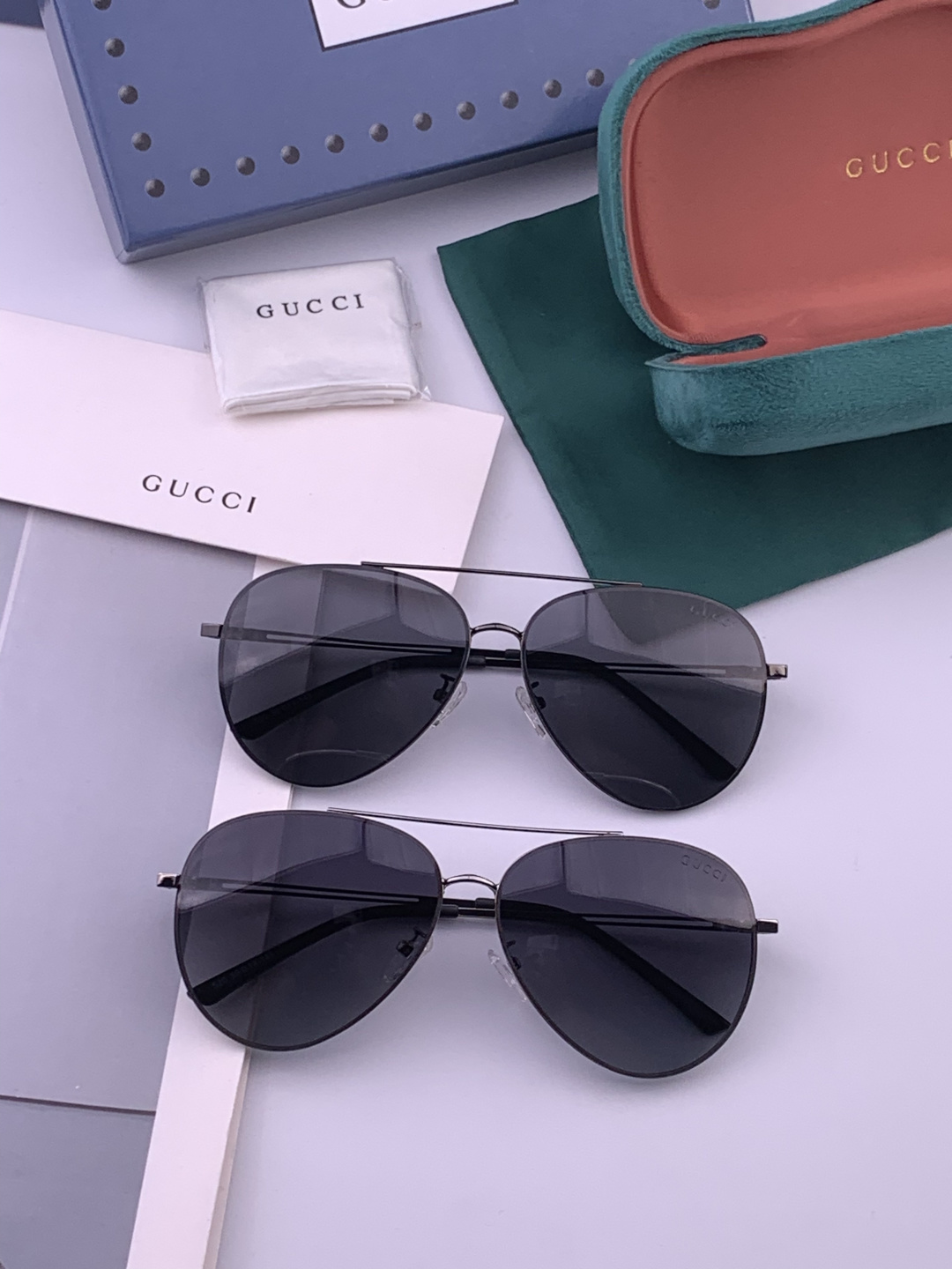 GUCCI 男款炫彩飞行员偏光太阳镜 ❤️材质：高清尼龙加厚卡槽高清偏光镜片 🌹无边框镜架💕颜👍型号：G
