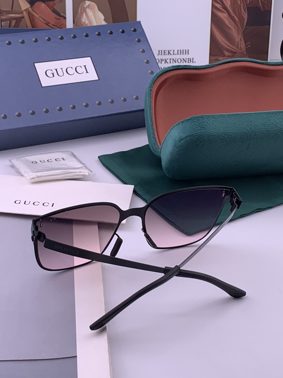 ♦️ GUCCI 新款男女情侣款太阳镜多边形墨镜iP电镀永不褪色 超轻超有弹性整幅眼镜无螺丝重要的是压不