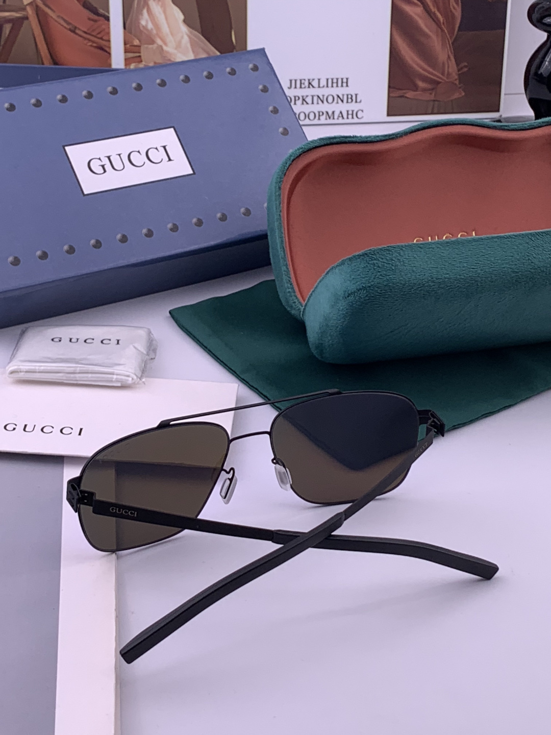 GUCCI 男款炫彩飞行员偏光太阳镜 ❤️材质：高清尼龙加厚卡槽高清偏光镜片 🌹无边框镜架💕颜👍型号：G