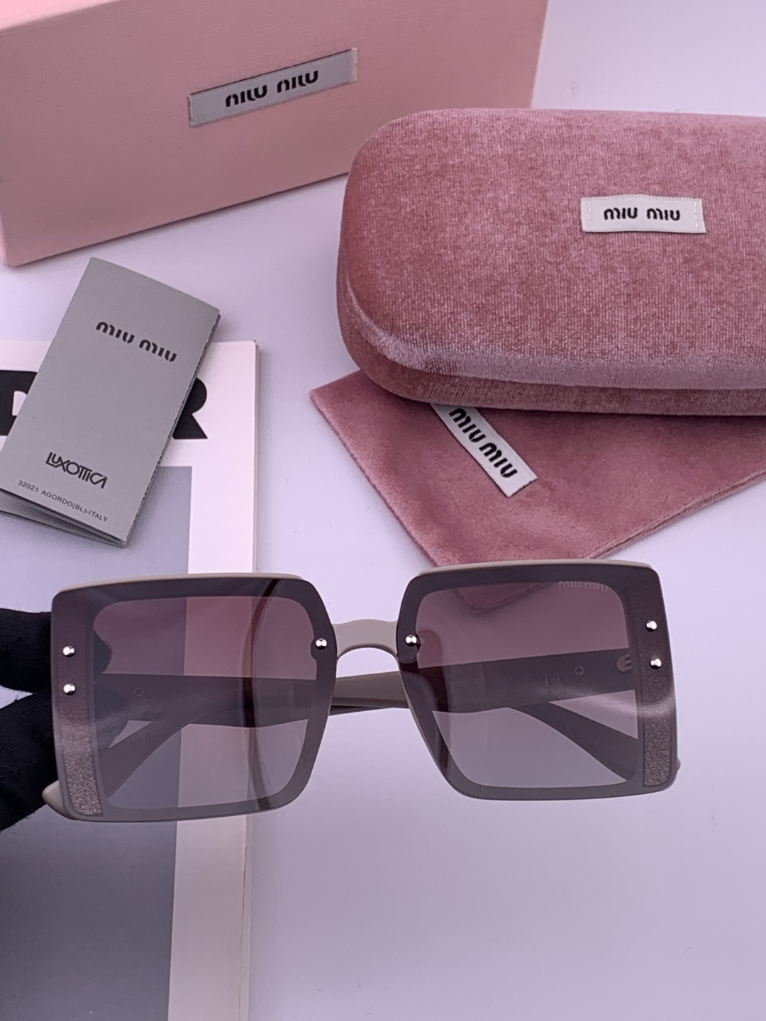 🔺 【缪缪 TR偏光太阳镜】开春新款 潮流爆款 时尚方框偏光太阳镜 高品质 佩戴舒适 网红潮款墨镜 女士