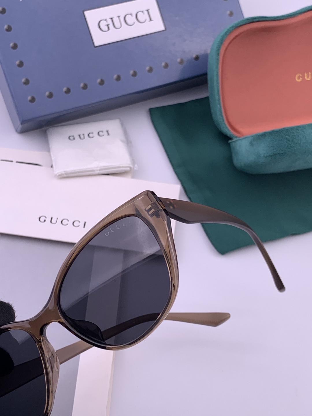🔺CHANEL🔻官方早春新款，众多明星同款[色]香奈儿‼️‼️新款珍珠大框偏光墨镜 ，🌈🌈宝丽来超清偏光