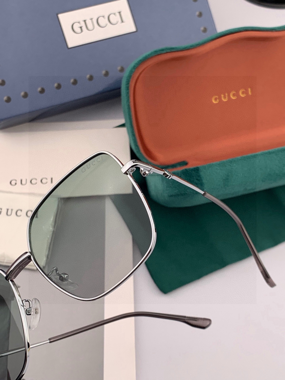 GUCCI 开春新款太阳镜 各路网红纷纷带起气场满分‼️ 俏皮甜美.上脸效果更佳.金属质感超好 型号：G