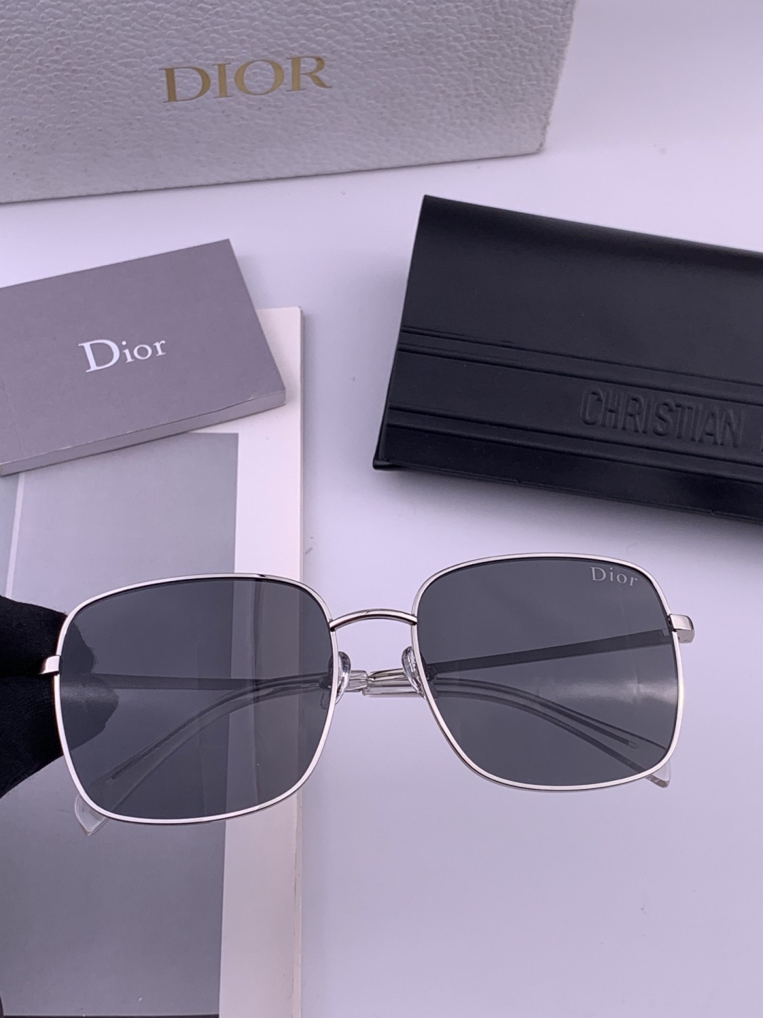 DIOR🌋☔️时尚方框太阳镜顶级奢侈品[强] 高品质[胜利][亲亲]🍦🍨 [得意] 气质非凡😄 🍫🍪女士