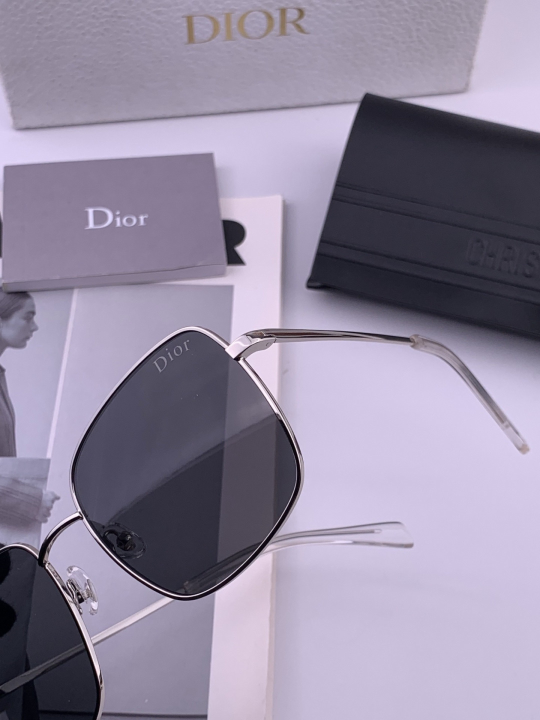 DIOR🌋☔️时尚方框太阳镜顶级奢侈品[强] 高品质[胜利][亲亲]🍦🍨 [得意] 气质非凡😄 🍫🍪女士