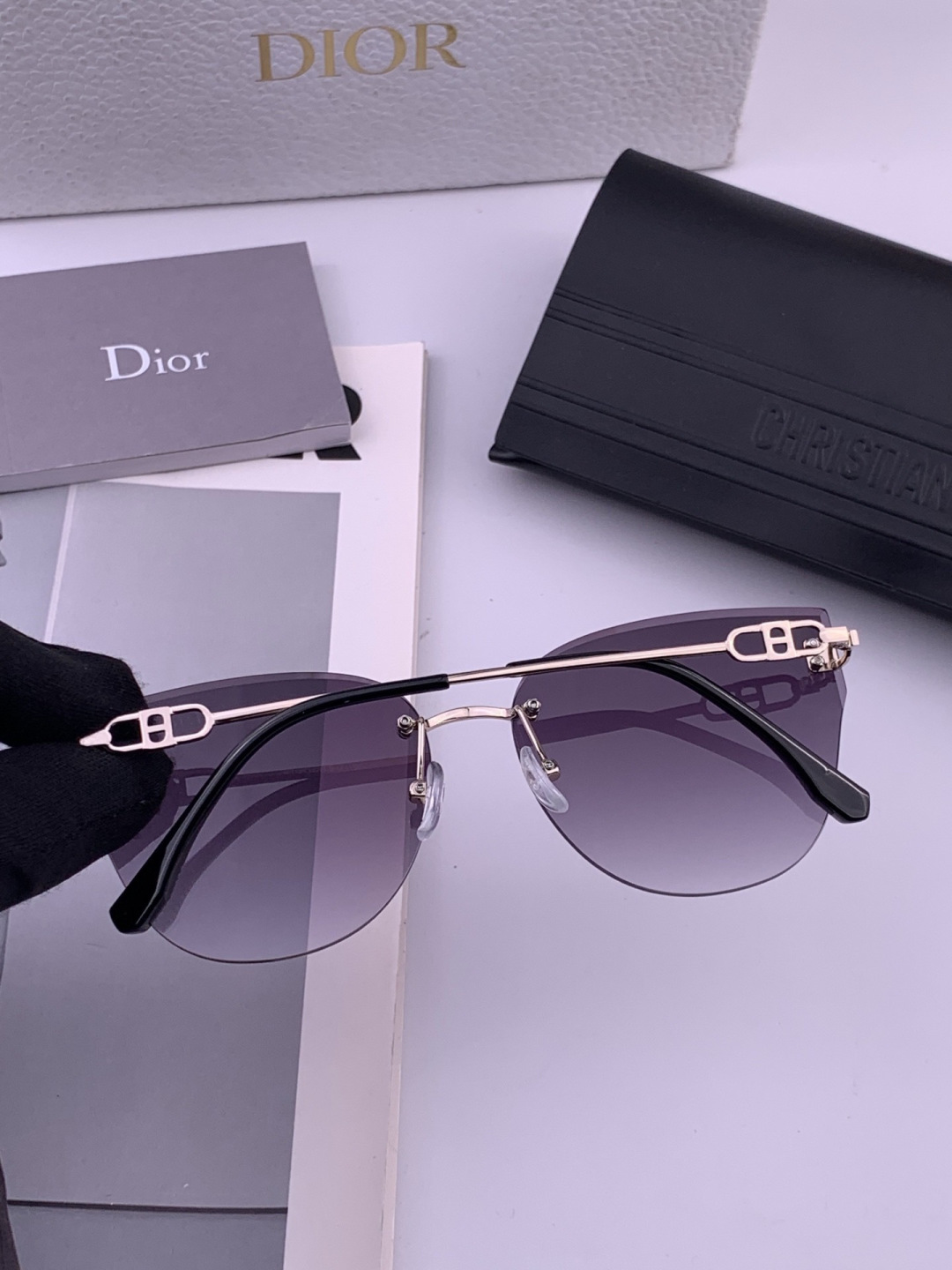 DIOR🌋☔️时尚无框太阳镜镜片 顶级奢侈品[强] 高品质[胜利][亲亲]🍦🍨 [得意] 气质非凡😄 🍫