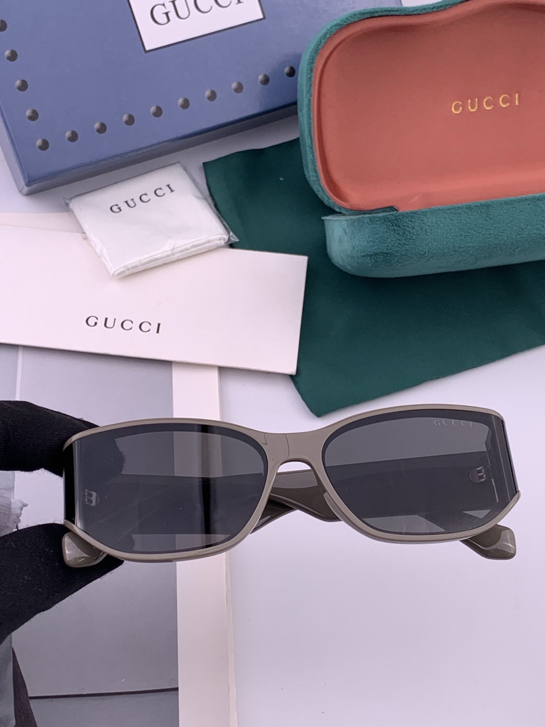 🔺 【GUCCI】开春新款 潮流爆款 时尚方框偏光太阳镜 高品质 佩戴舒适 网红潮款墨镜 女士高清尼龙偏