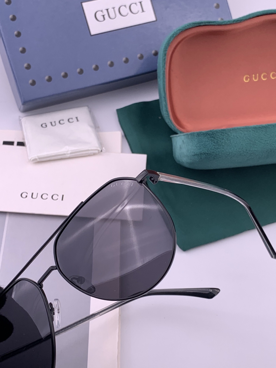 Gucci 🔥  高品质男女款墨镜   👍 进口宝丽来偏光镜片  🔥蛤蟆镜 开车钓鱼都可 🔥百搭显瘦墨镜