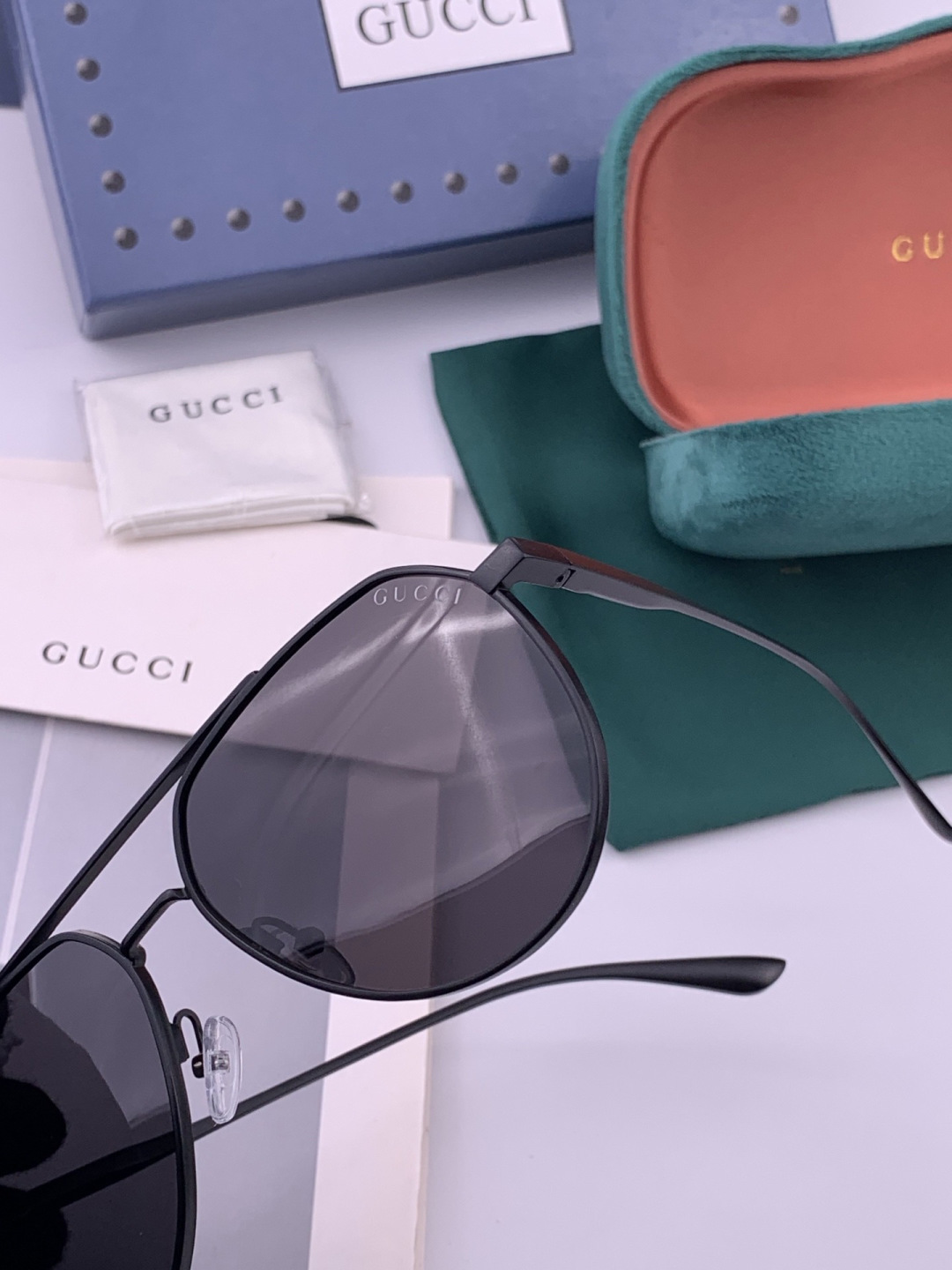 Gucci 🔥  高品质男女款墨镜   👍 进口宝丽来偏光镜片  🔥蛤蟆镜 开车钓鱼都可 🔥百搭显瘦墨镜