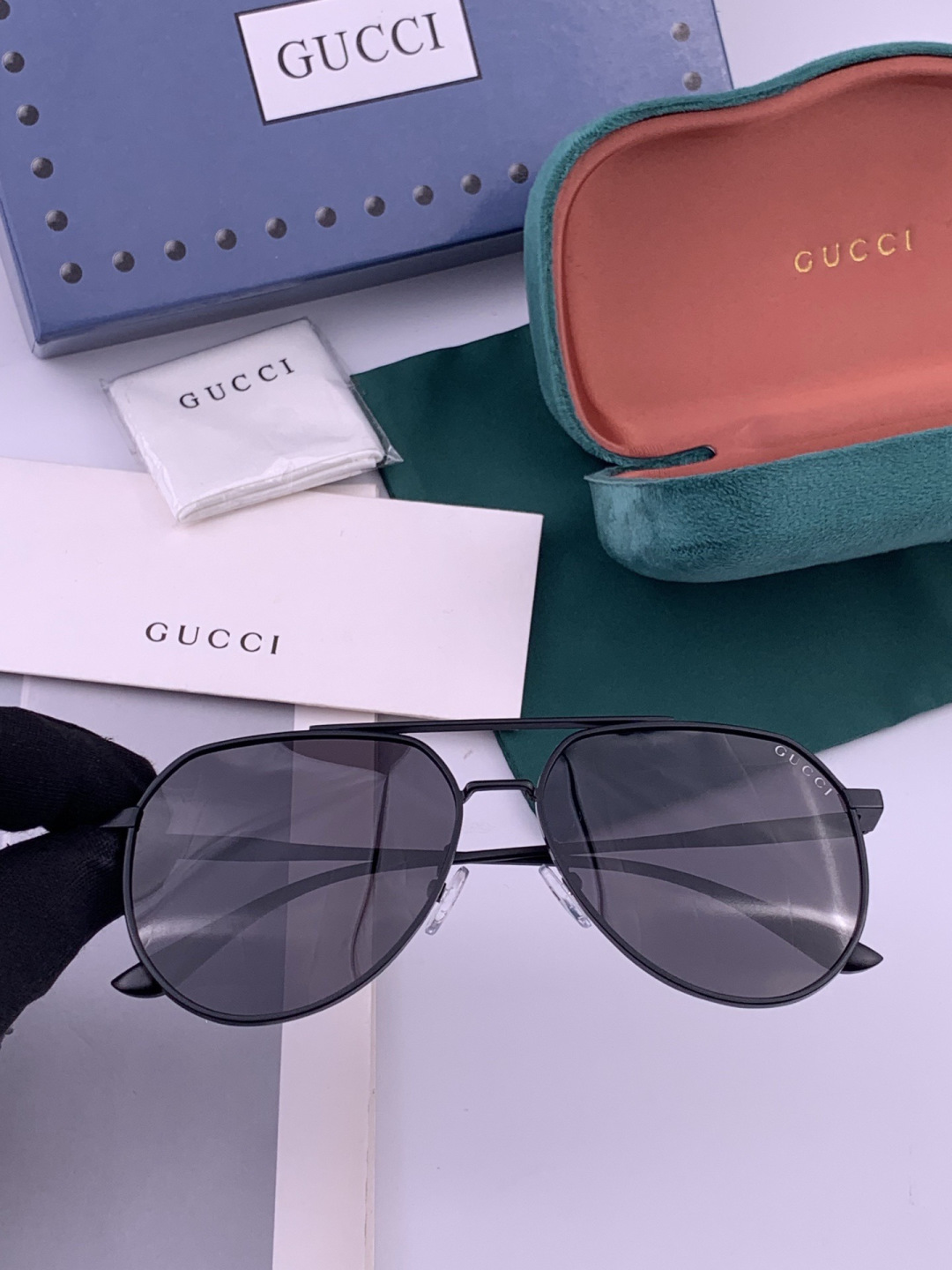 Gucci 🔥  高品质男女款墨镜   👍 进口宝丽来偏光镜片  🔥蛤蟆镜 开车钓鱼都可 🔥百搭显瘦墨镜