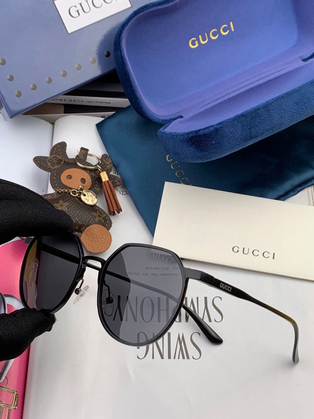 GUCCI-新款情侣款偏光太阳镜、完美品质，独特设计 高品质  高档哑色男仕太阳镜铝镁材质的镜架超轻还防
