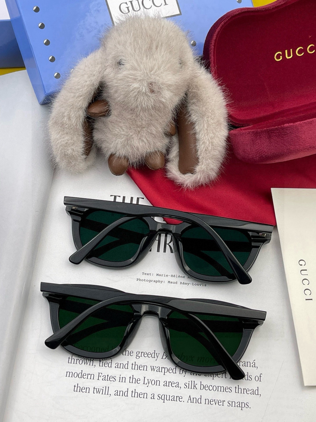 GUCCI开春新款一体镜 大框太阳镜男女同款 😎 爆款大框尼龙太阳镜 超逼格超酷 镜腿品牌设计感强 ni