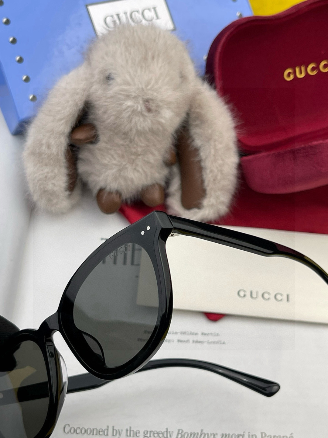 GUCCI开春新款一体镜 大框太阳镜男女同款 😎 爆款大框尼龙太阳镜 超逼格超酷 镜腿品牌设计感强 ni