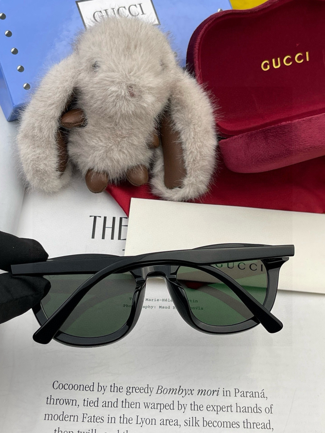 GUCCI开春新款一体镜 大框太阳镜男女同款 😎 爆款大框尼龙太阳镜 超逼格超酷 镜腿品牌设计感强 ni