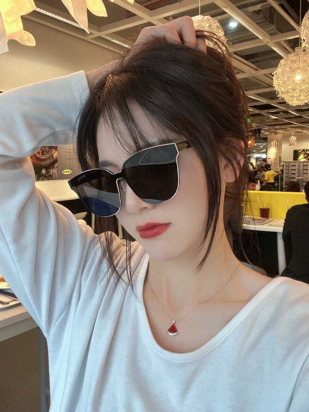 连体镜GUCCI 开春新款一体镜 大框太阳镜男女同款 😎 爆款大框尼龙太阳镜 超逼格超酷 镜腿品牌设计感