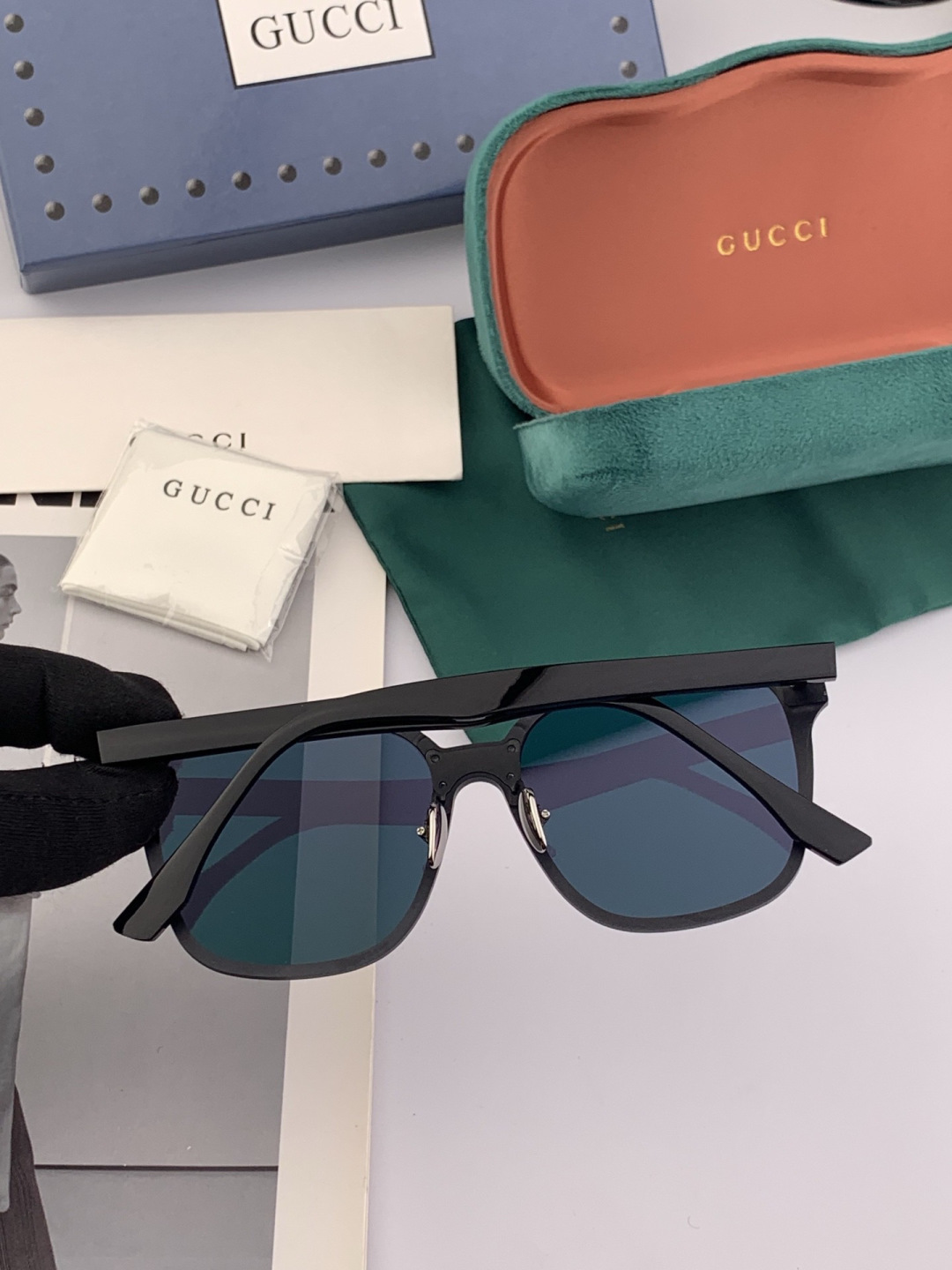 连体镜GUCCI开春新款一体镜 大框太阳镜男女同款 😎 爆款大框尼龙太阳镜 超逼格超酷 镜腿品牌设计感强