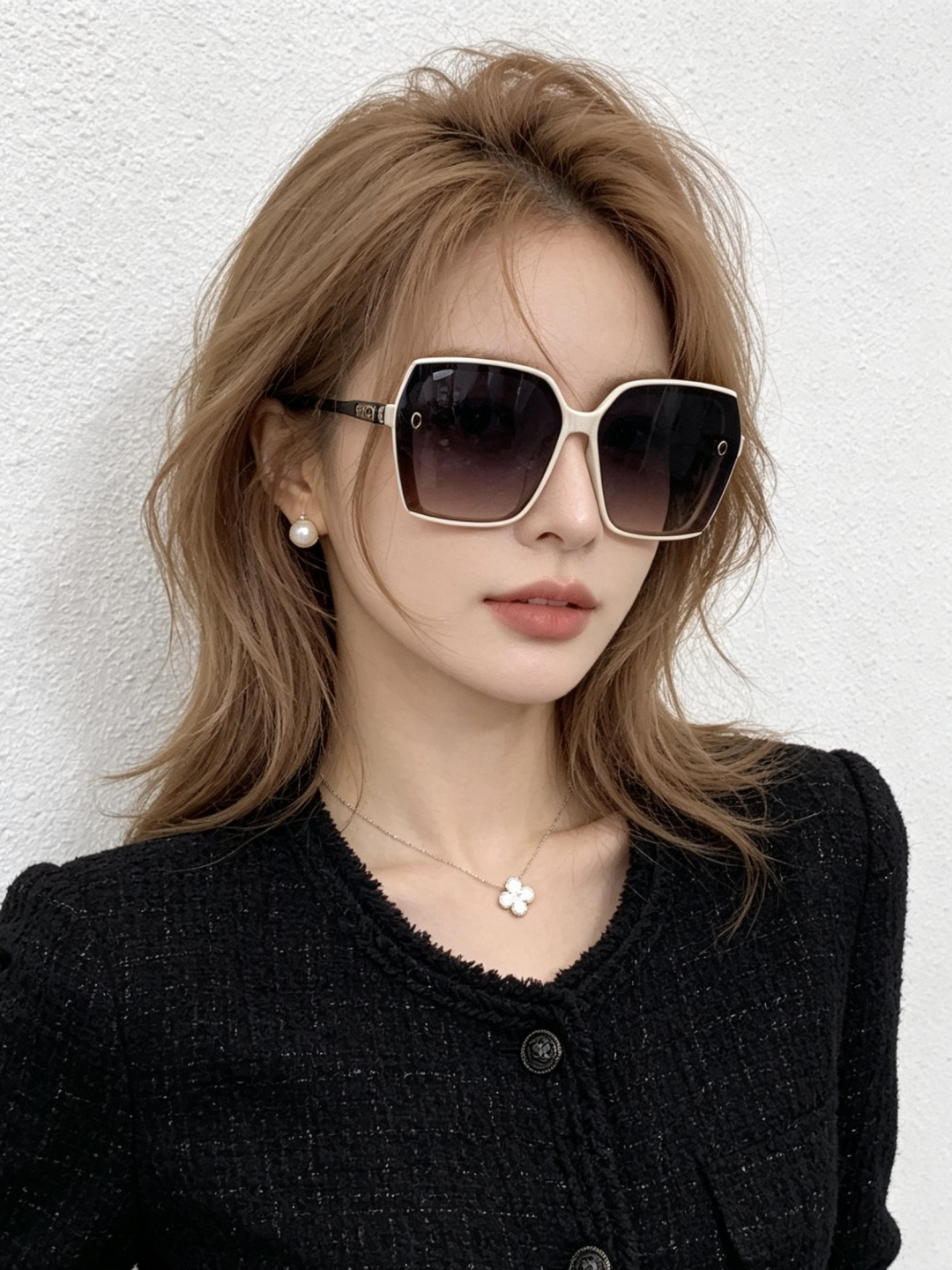 NO:863250,[Polarized series sunglasses] Original shipment Burberry Internet celebrity super popular classic luxury global style [strong] [cool] [kiss] Fashionable square frame sunglasses [satisfied] Extraordinary temperament Classic large frame style sunglasses [basketball] Top quality Luxury logo Genuine plate quality Model B67701 glasses, sunglasses, sunglasses, glasses, burberry19860909【偏光系列太阳镜】原版出货 巴宝莉网红超爆款经典奢华全球风[强][酷][亲亲] 时尚方框太阳镜[得意] 气质非凡 经典大框款式太阳眼镜[篮球] 顶级品质 奢华logo 正版板材质量 型号B67701眼镜墨镜太阳镜,眼镜,burberry,glasses