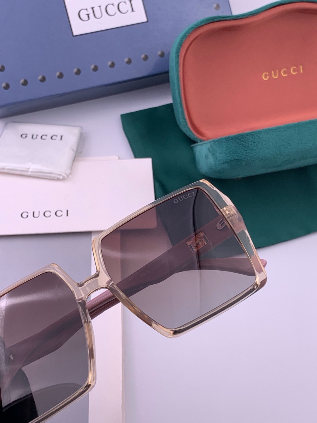 新款！新款出货！女士高清加厚偏光太阳镜🕶️ 🎉💍新款GUCCI偏光太阳镜[得意]开车驾驶镜时尚墨镜💐💐🌸