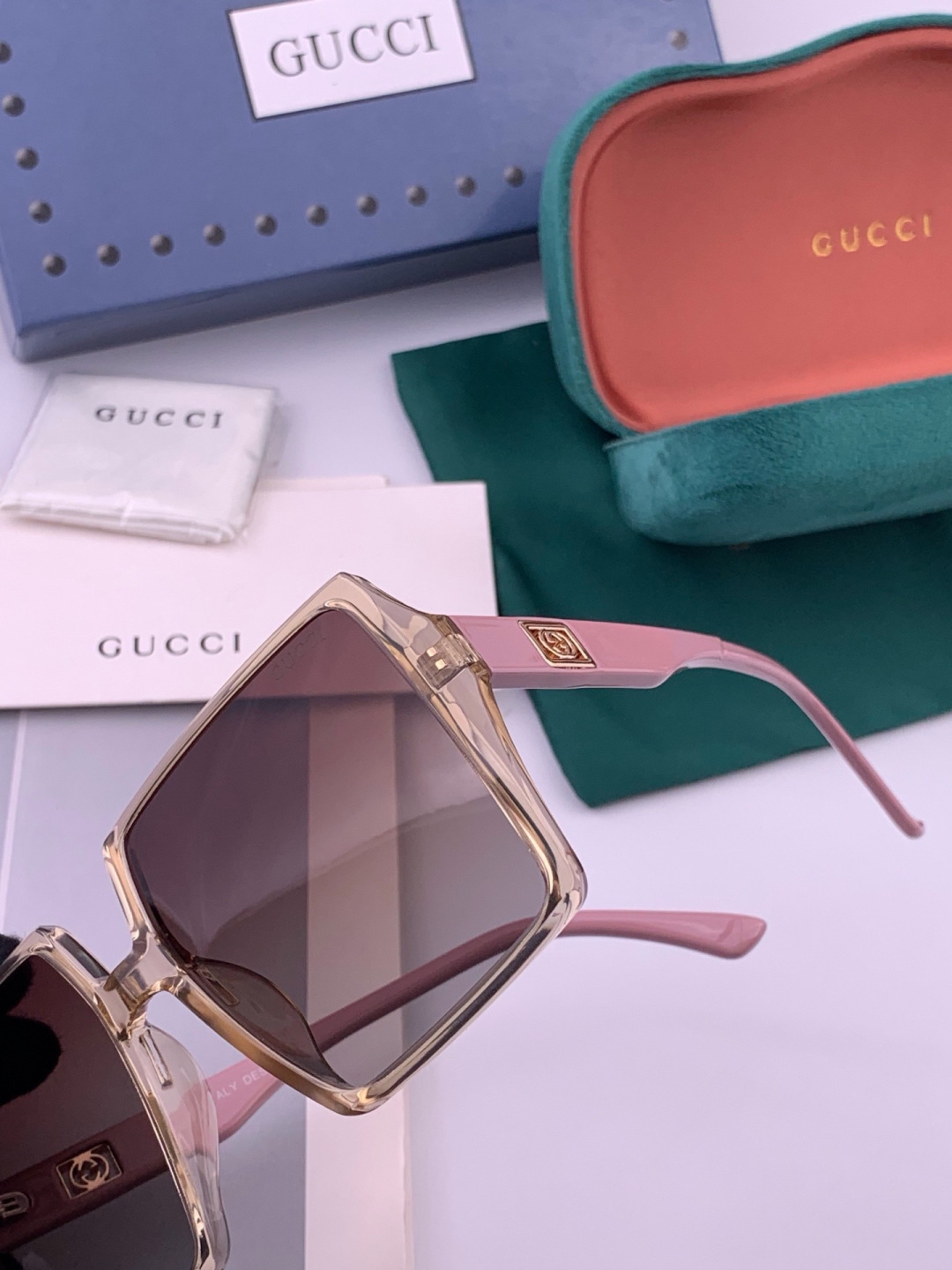 新款！新款出货！女士高清加厚偏光太阳镜🕶️ 🎉💍新款GUCCI偏光太阳镜[得意]开车驾驶镜时尚墨镜💐💐🌸