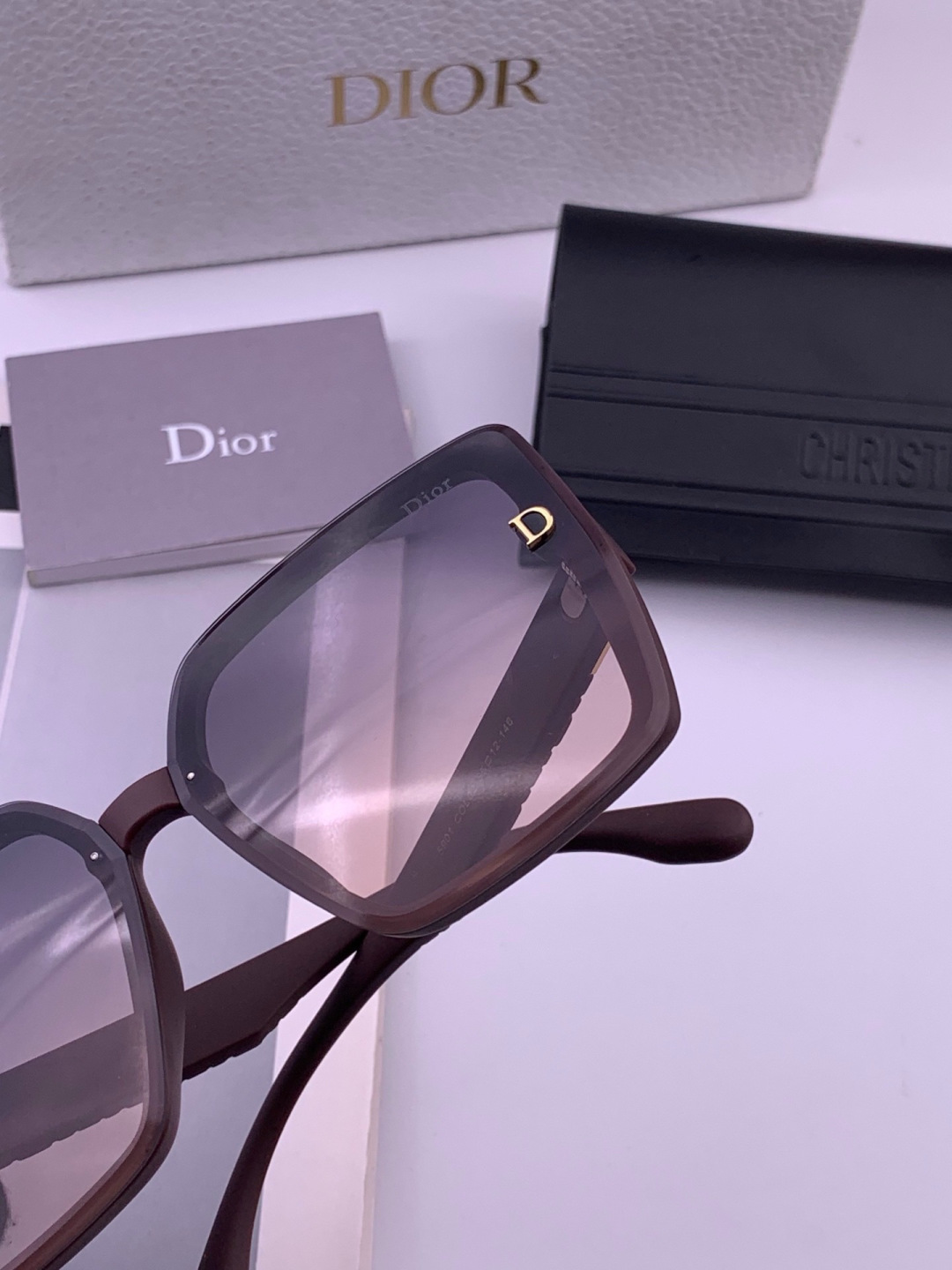 🔺 【DIOR-迪奥】开春新款 潮流爆款 时尚方框偏光太阳镜 高品质 佩戴舒适 网红潮款墨镜 女士高清加