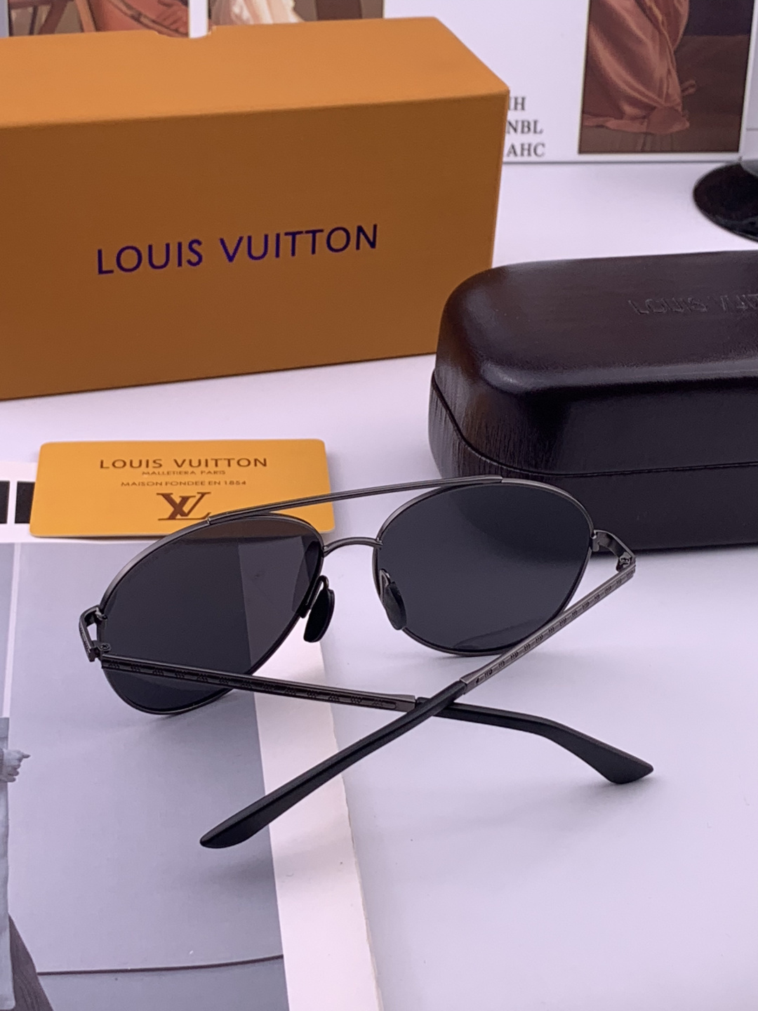 LV🔥高品质男女款”太阳镜🔥 开车钓鱼都可🔥百搭显瘦墨镜韩版男士飞行员大框司机开车防紫外线太阳镜，型号：