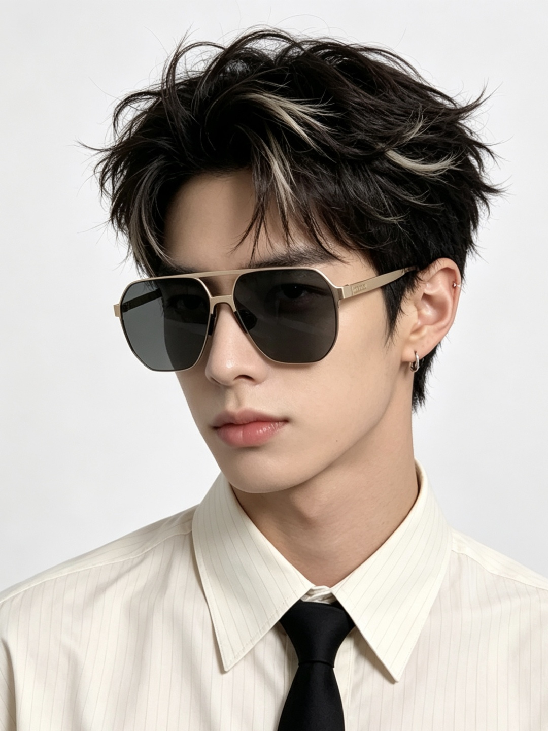 GUCCI 男款炫彩飞行员偏光太阳镜 ❤️材质：高清尼龙加厚卡槽高清偏光镜片 🌹无边框镜架💕颜👍型号：G
