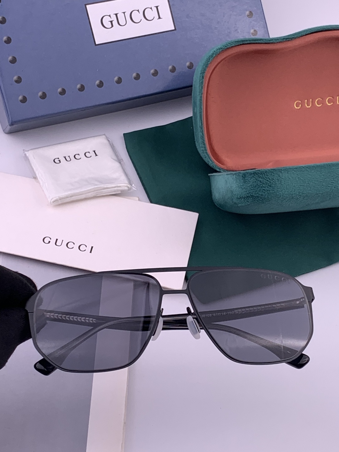 GUCCI 男款炫彩飞行员偏光太阳镜 ❤️材质：高清尼龙加厚卡槽高清偏光镜片 🌹无边框镜架💕颜👍型号：G