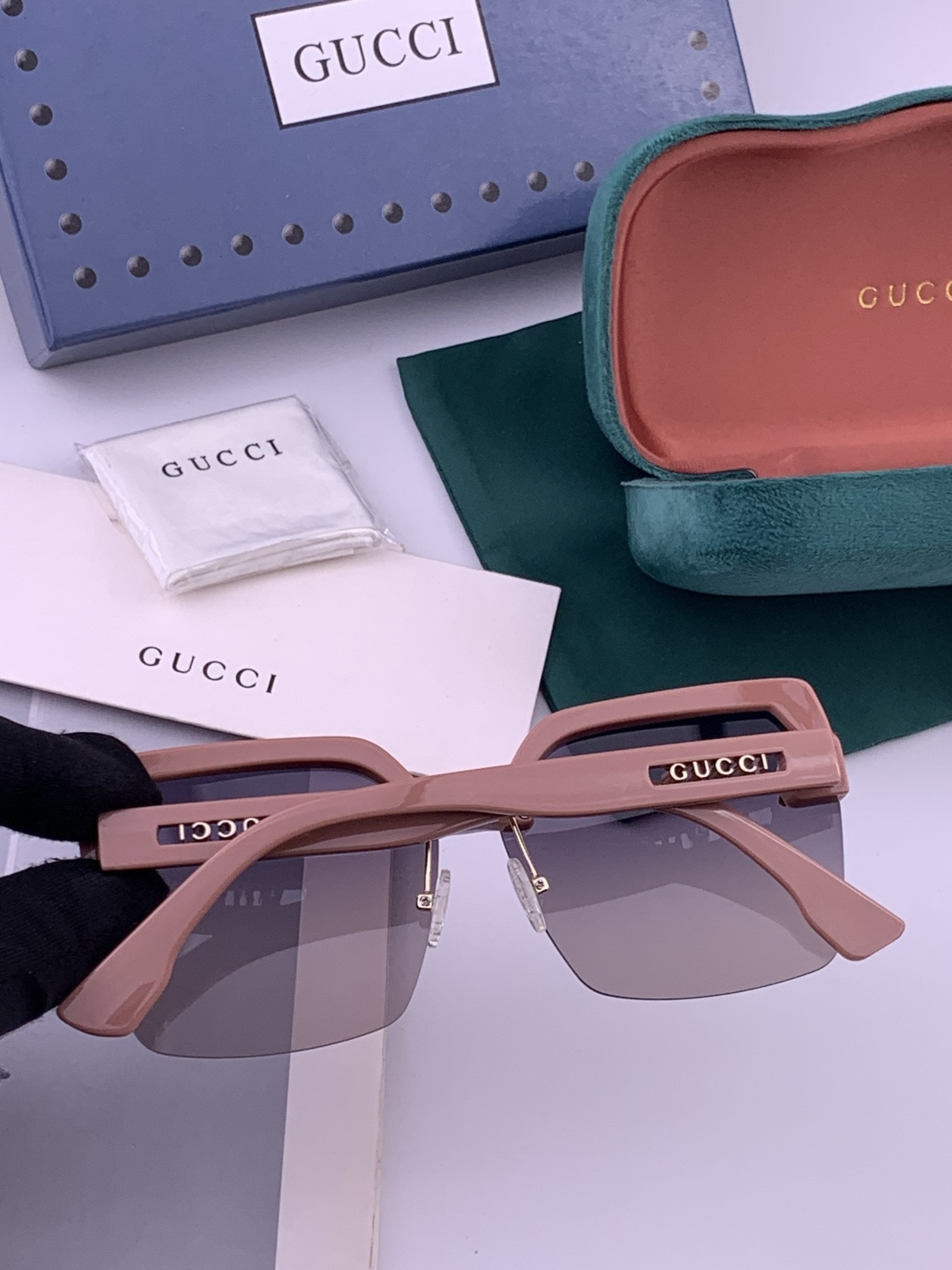 【TR偏光系列】Gucci   经典的方框设计，不挑脸型，无论搭配大衣还是连衣裙都非常显气质偏光镜片预防