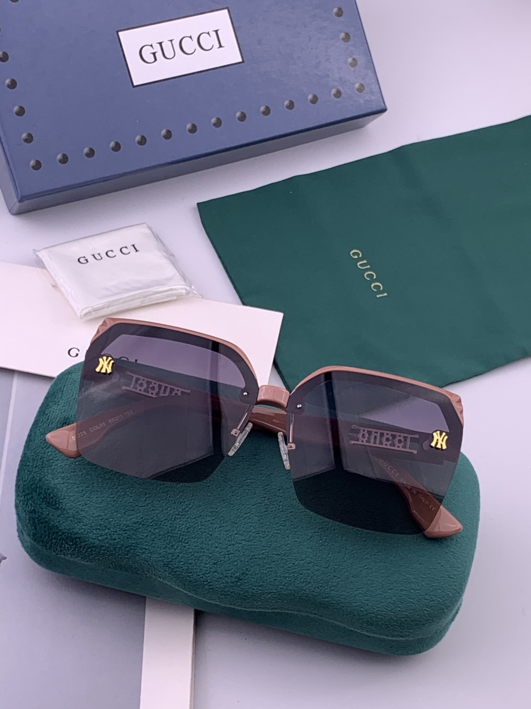 【TR偏光系列】Gucci   经典的方框设计，不挑脸型，无论搭配大衣还是连衣裙都非常显气质偏光镜片预防