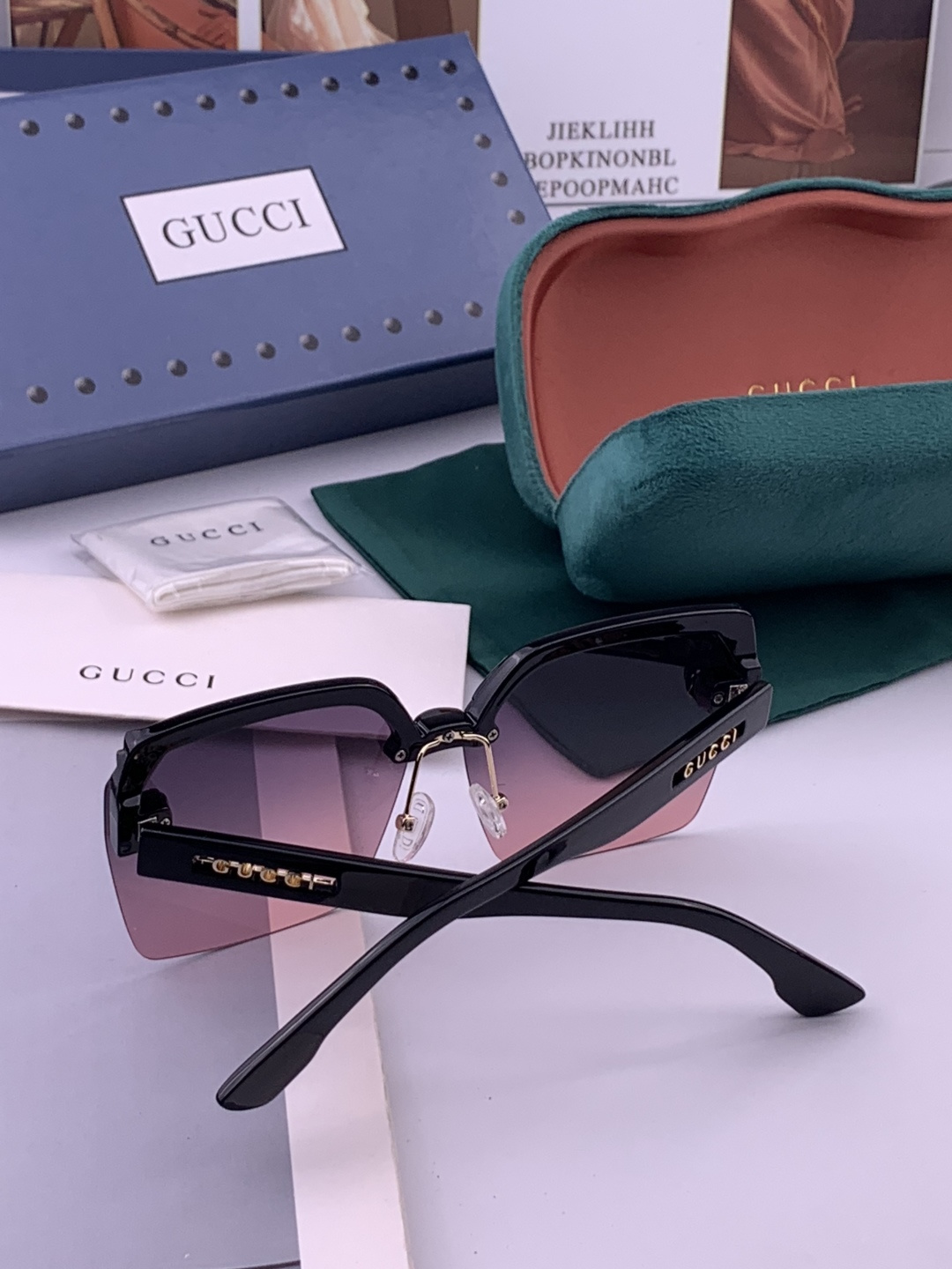 【TR偏光系列】Gucci   经典的方框设计，不挑脸型，无论搭配大衣还是连衣裙都非常显气质偏光镜片预防