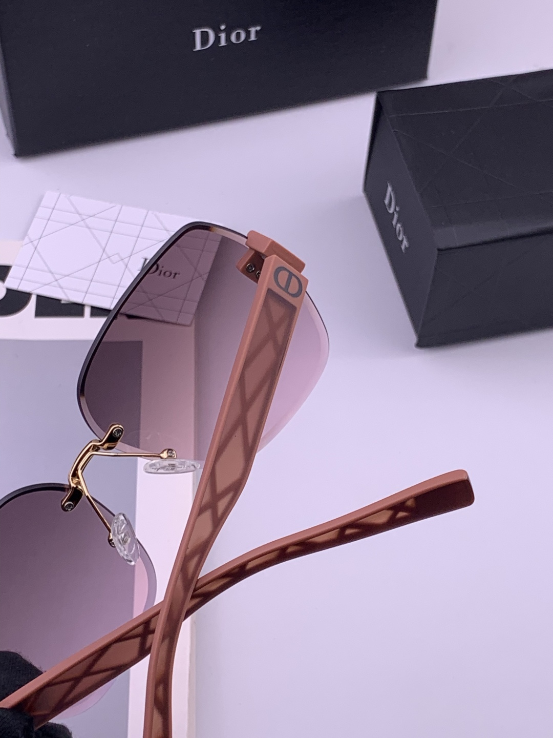 🔺 【DIOR-迪奥尼龙偏光太阳镜】开春新款 潮流爆款 时尚方框偏光太阳镜 高品质 佩戴舒适 网红潮款墨