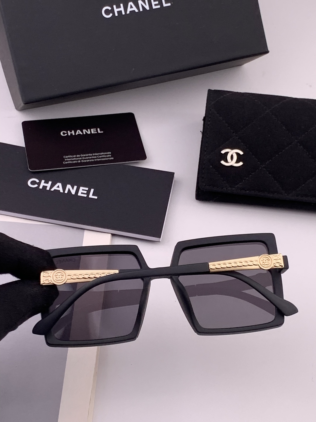 【CHANEL】香奈儿 新款潮流爆款 时尚方框太阳镜 佩戴舒适 网红潮款墨镜  女士高清加厚偏光太阳镜🕶
