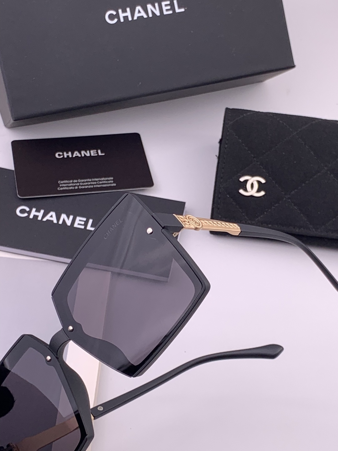 【CHANEL】香奈儿 新款潮流爆款 时尚方框太阳镜 佩戴舒适 网红潮款墨镜  女士高清加厚偏光太阳镜🕶