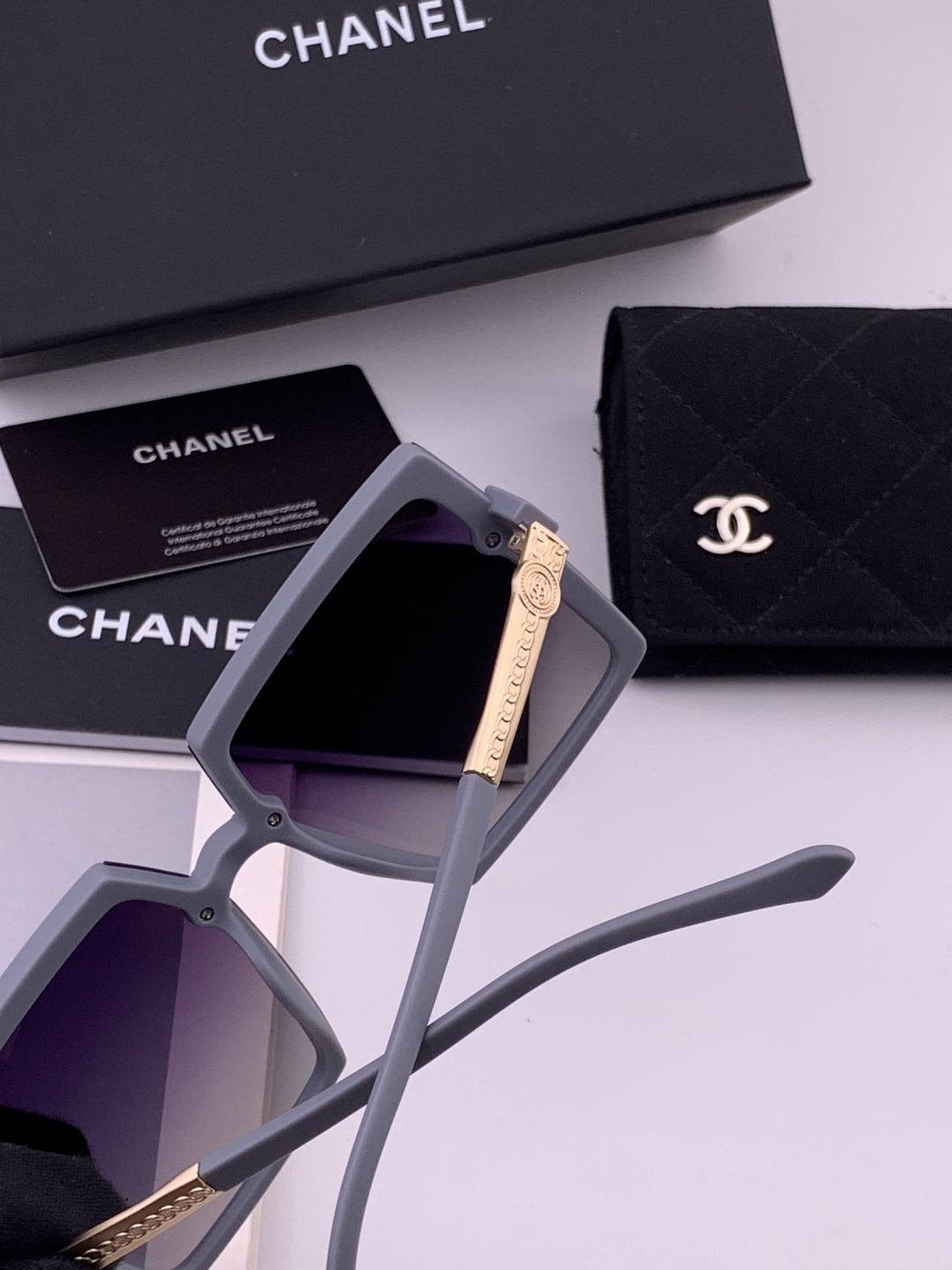 【CHANEL】香奈儿 新款潮流爆款 时尚方框太阳镜 佩戴舒适 网红潮款墨镜  女士高清加厚偏光太阳镜🕶