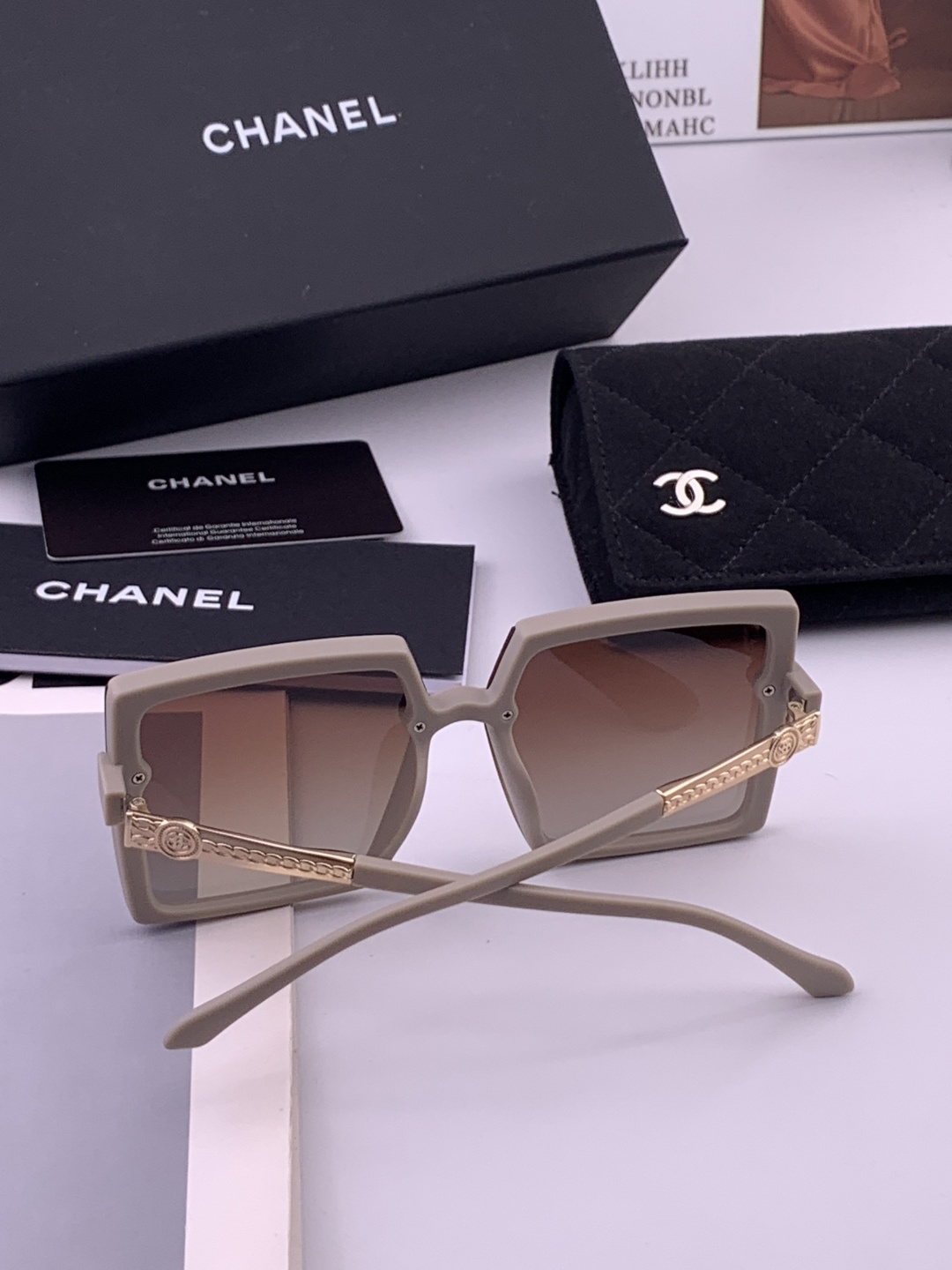 【CHANEL】香奈儿 新款潮流爆款 时尚方框太阳镜 佩戴舒适 网红潮款墨镜  女士高清加厚偏光太阳镜🕶