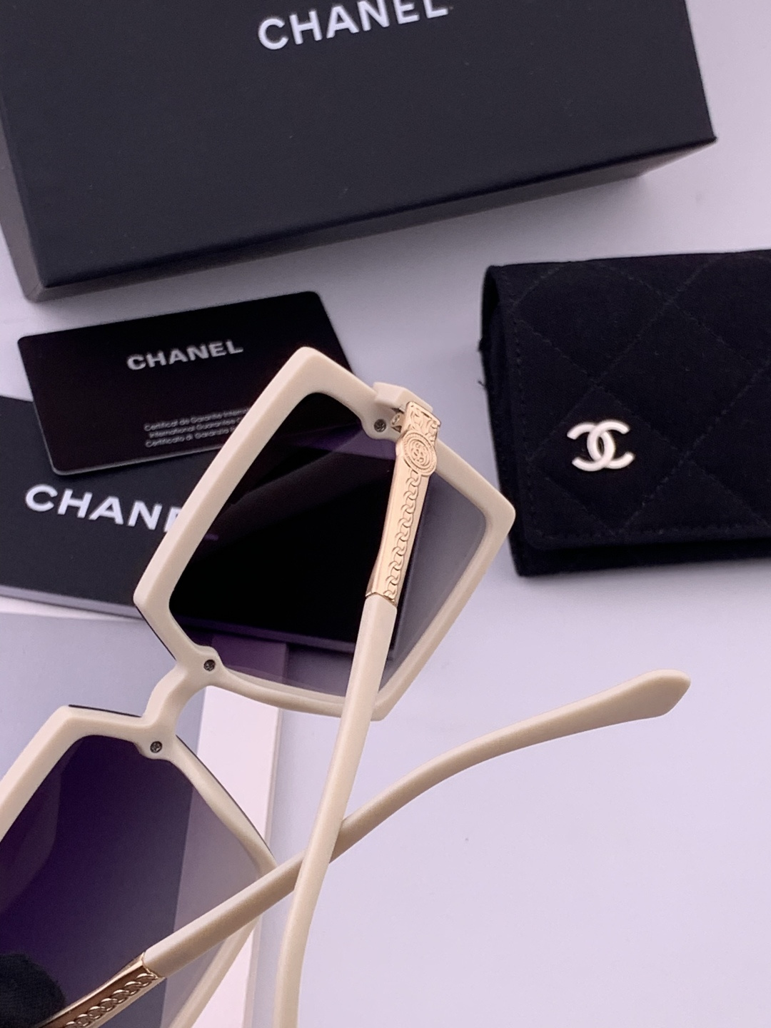 【CHANEL】香奈儿 新款潮流爆款 时尚方框太阳镜 佩戴舒适 网红潮款墨镜  女士高清加厚偏光太阳镜🕶