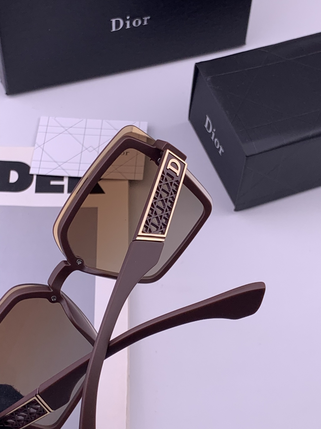 🔺 【DIOR-迪奥】开春新款 潮流爆款 时尚方框尼龙太阳镜 高品质 佩戴舒适 网红潮款墨镜 女士高清尼