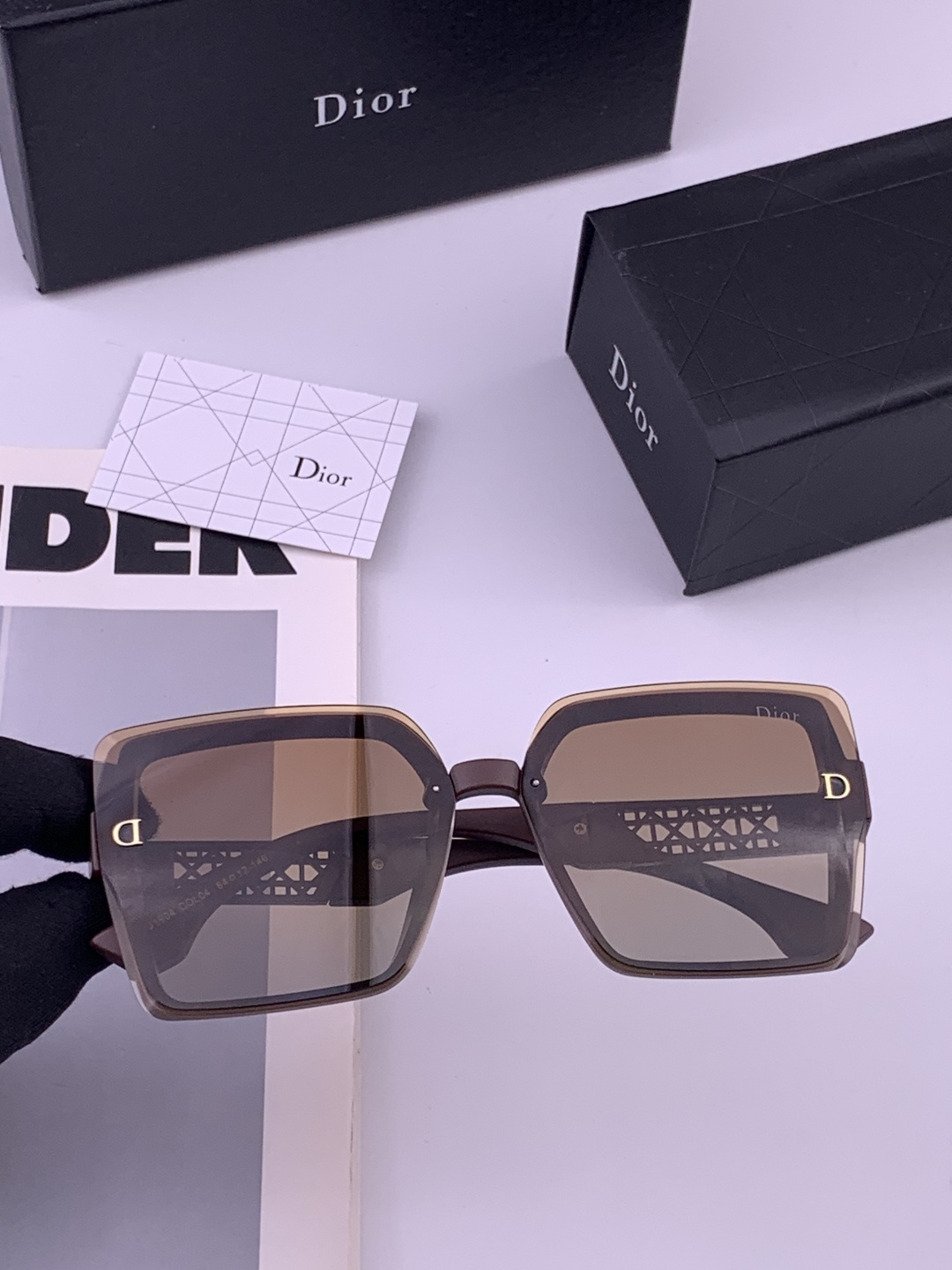 🔺 【DIOR-迪奥】开春新款 潮流爆款 时尚方框尼龙太阳镜 高品质 佩戴舒适 网红潮款墨镜 女士高清尼