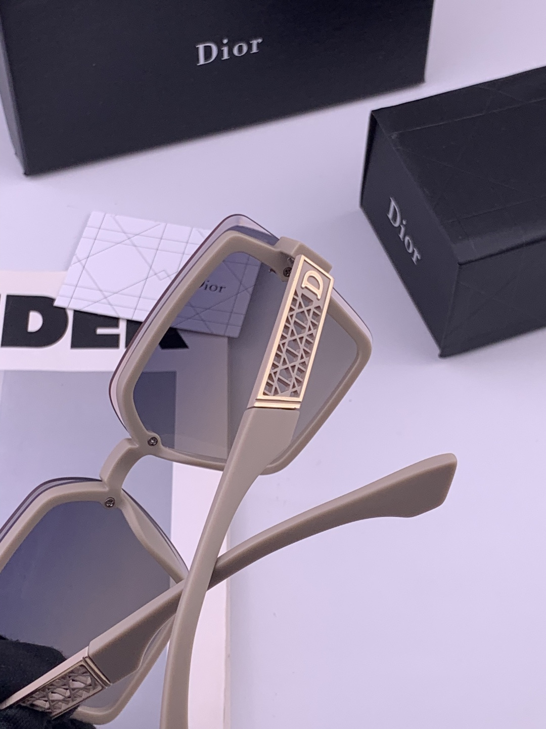 🔺 【DIOR-迪奥】开春新款 潮流爆款 时尚方框尼龙太阳镜 高品质 佩戴舒适 网红潮款墨镜 女士高清尼