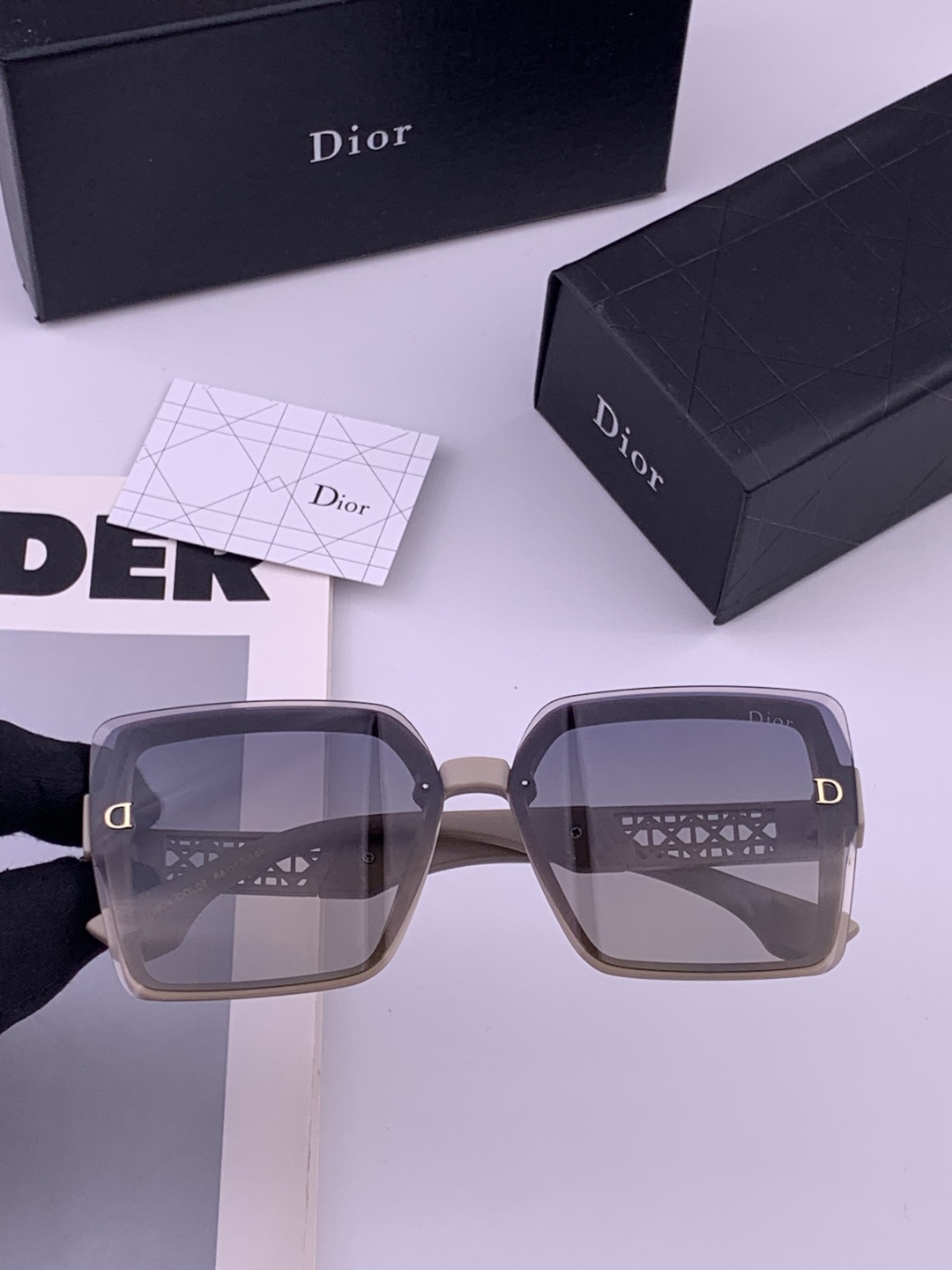 🔺 【DIOR-迪奥】开春新款 潮流爆款 时尚方框尼龙太阳镜 高品质 佩戴舒适 网红潮款墨镜 女士高清尼