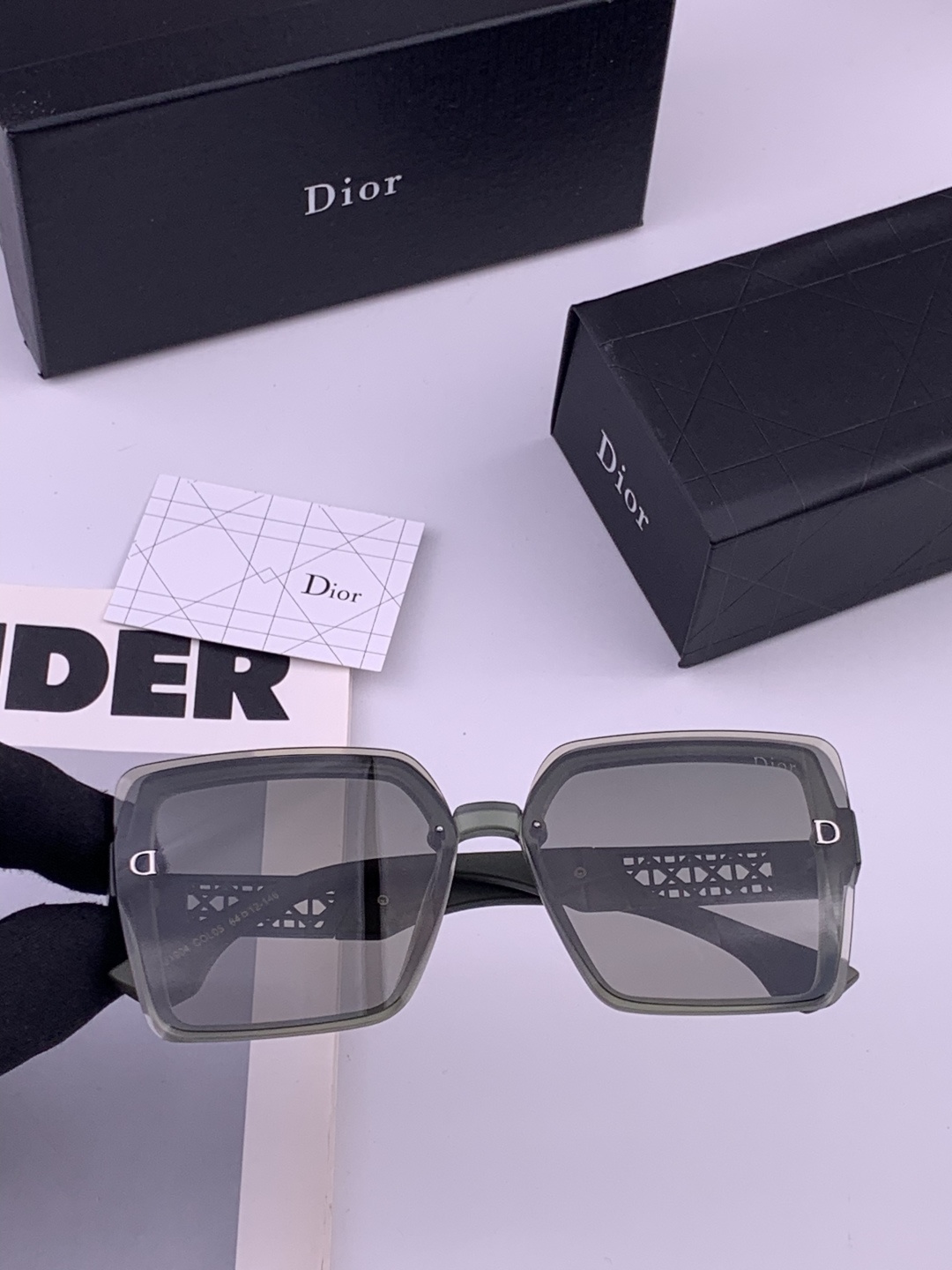 🔺 【DIOR-迪奥】开春新款 潮流爆款 时尚方框尼龙太阳镜 高品质 佩戴舒适 网红潮款墨镜 女士高清尼