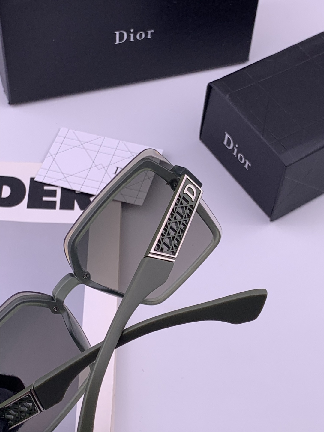 🔺 【DIOR-迪奥】开春新款 潮流爆款 时尚方框尼龙太阳镜 高品质 佩戴舒适 网红潮款墨镜 女士高清尼