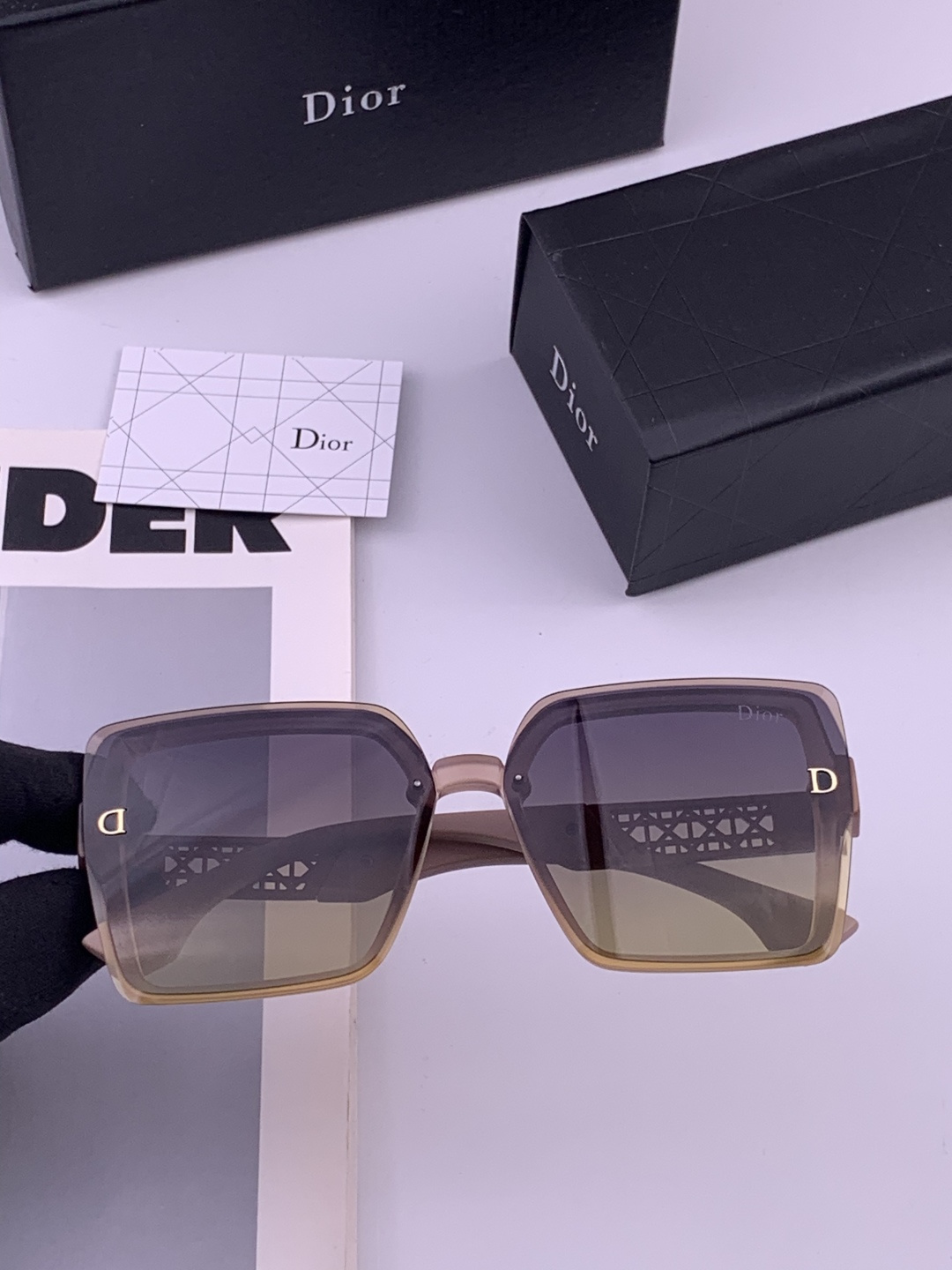 🔺 【DIOR-迪奥】开春新款 潮流爆款 时尚方框尼龙太阳镜 高品质 佩戴舒适 网红潮款墨镜 女士高清尼