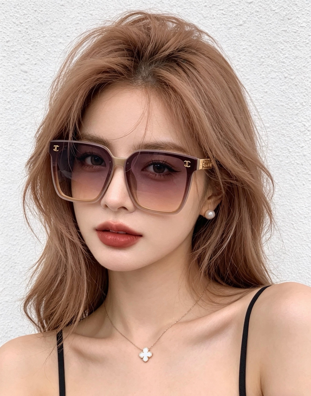 新品CHANEL 香奈儿太阳镜以独特魅力和前卫风格诠释春夏最新眼镜，质感超好佩带舒适 型号：CH0700