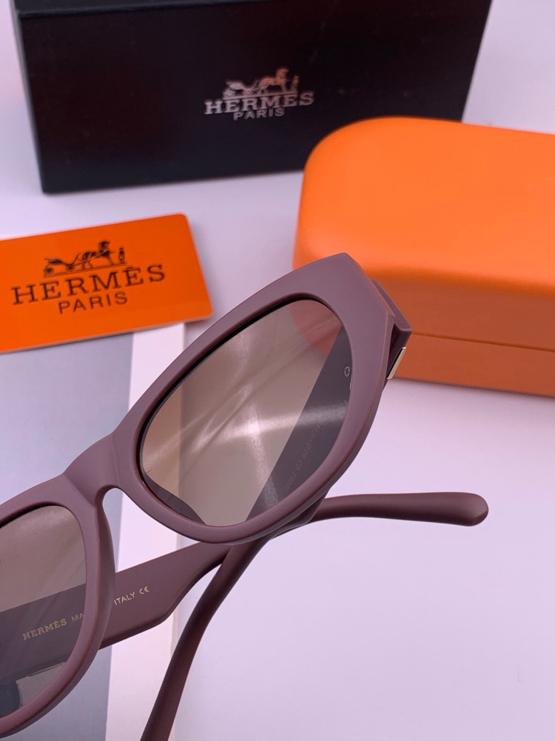 HERMES 爱马仕 开春新款🎈原版出货 网红超爆款💙经典奢华全球风[强][酷][亲亲] 时尚方框太阳镜
