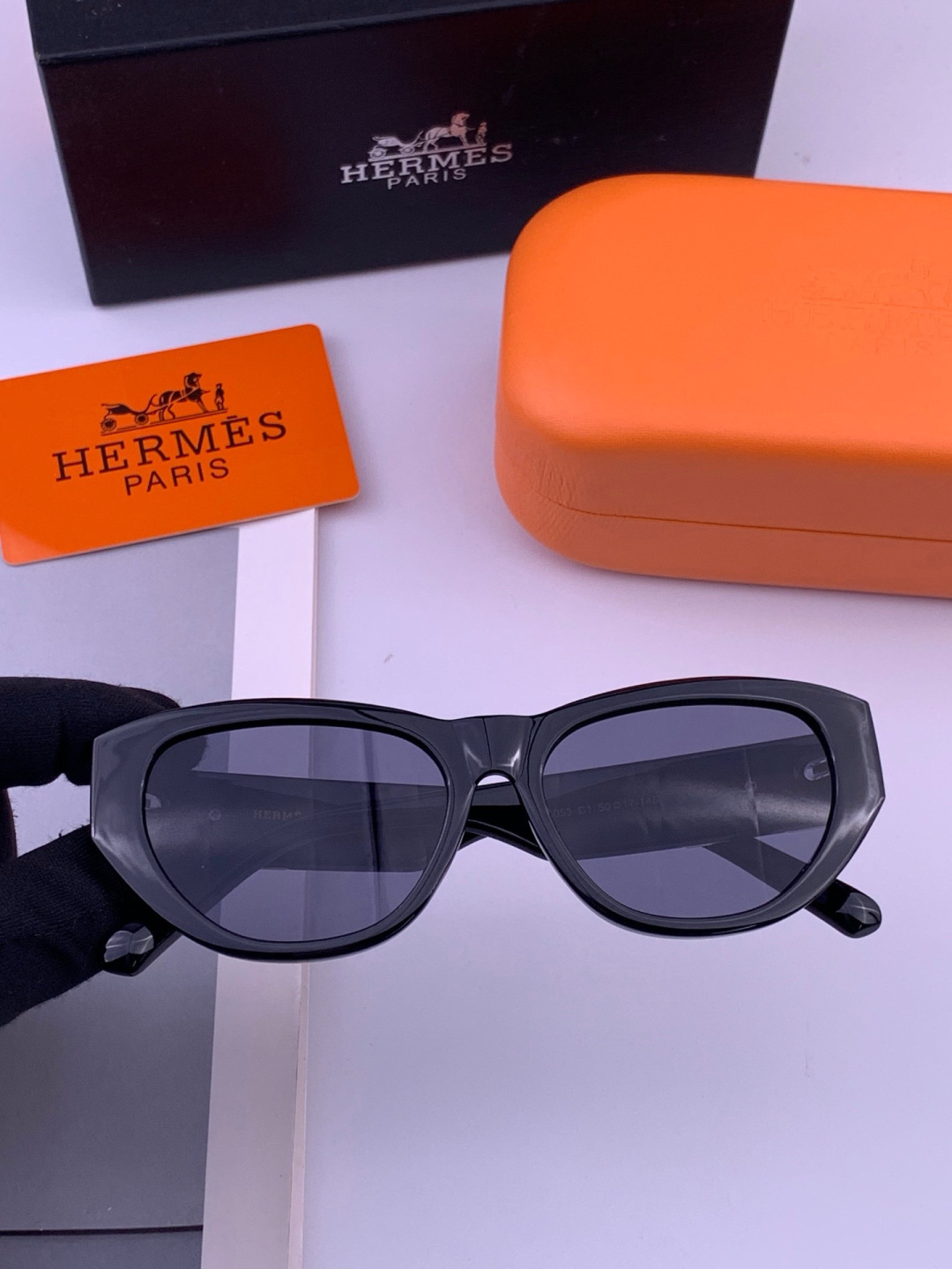 HERMES 爱马仕 开春新款🎈原版出货 网红超爆款💙经典奢华全球风[强][酷][亲亲] 时尚方框太阳镜