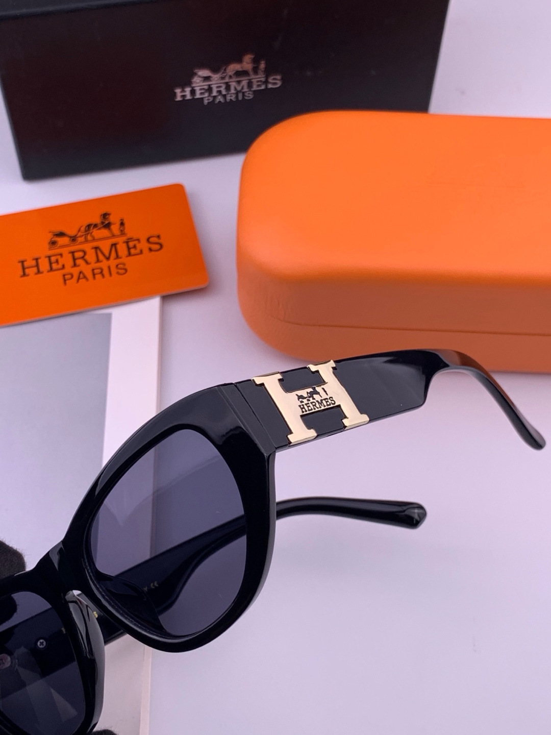 HERMES 爱马仕 开春新款🎈原版出货 网红超爆款💙经典奢华全球风[强][酷][亲亲] 时尚方框太阳镜