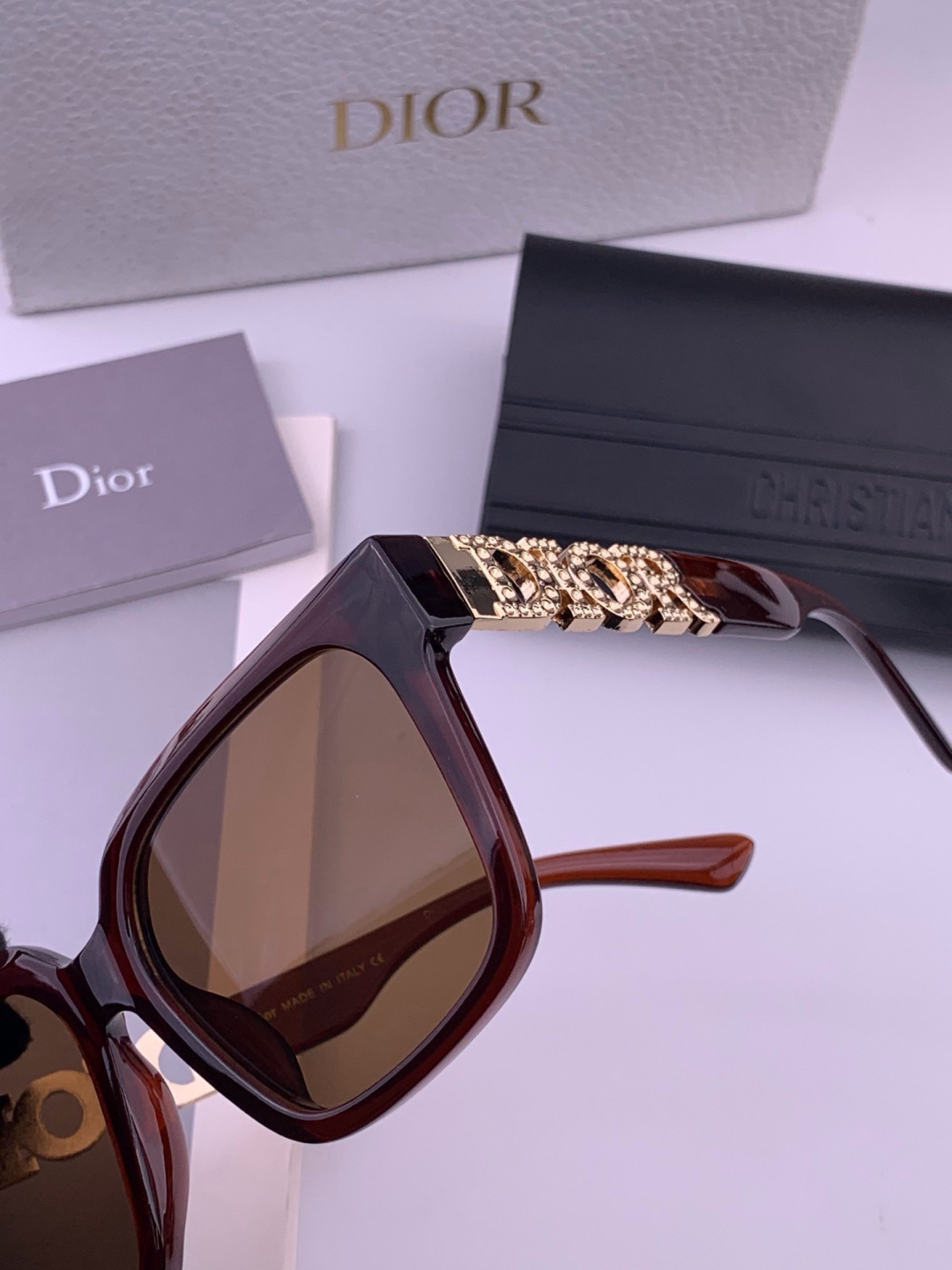 【DIOR】迪奥太阳镜 时尚造型 开车驾驶镜时尚墨镜🌸世界顶级奢华品牌，品质保证！😍😍经典款, 明星热爱