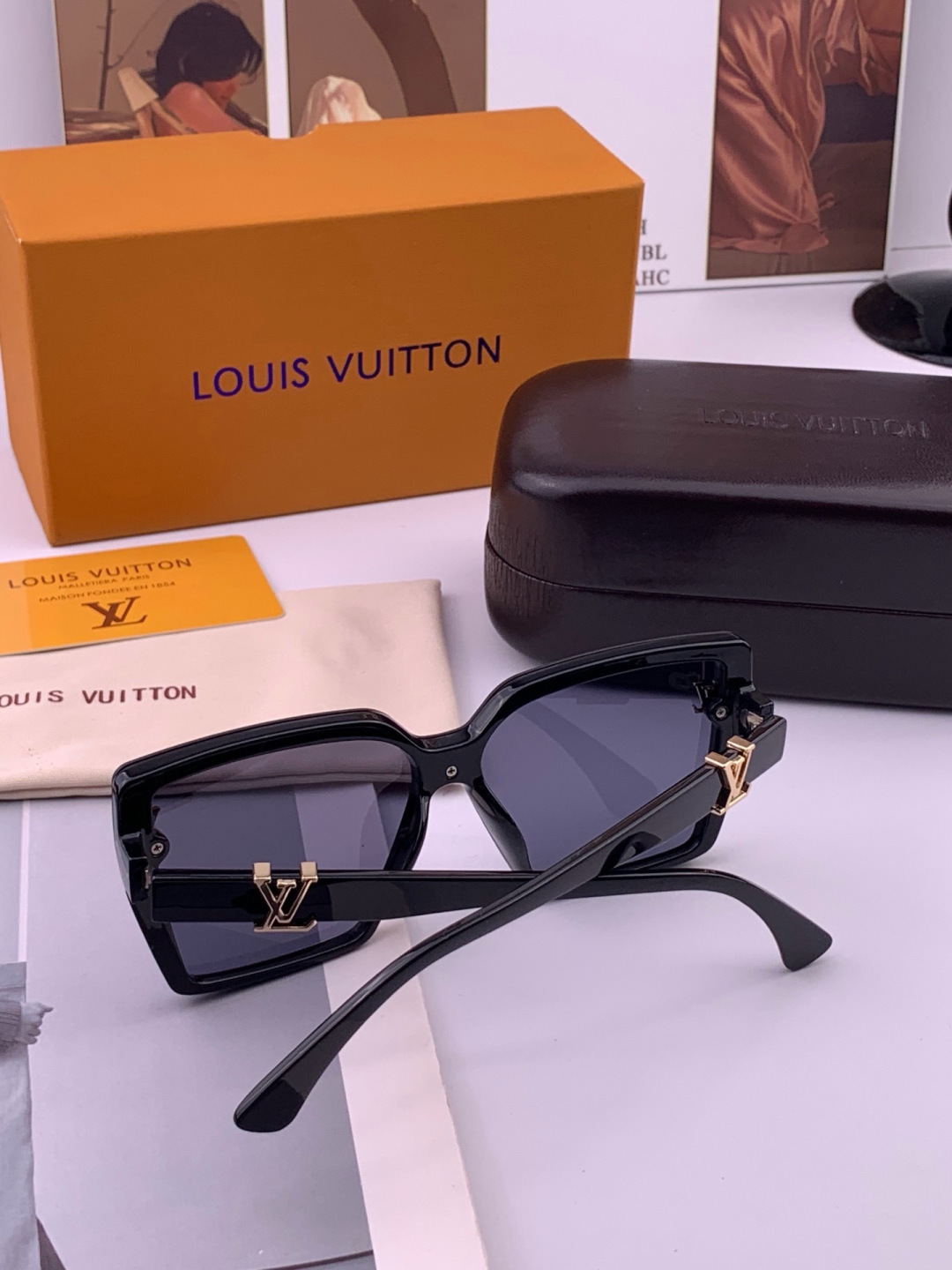 🔺LV🔻早春新款，众多明星同款[色]LV‼️‼️新款大框墨镜 ，🌈🌈宝丽来超清太阳镜🔝🔝型号：L5700