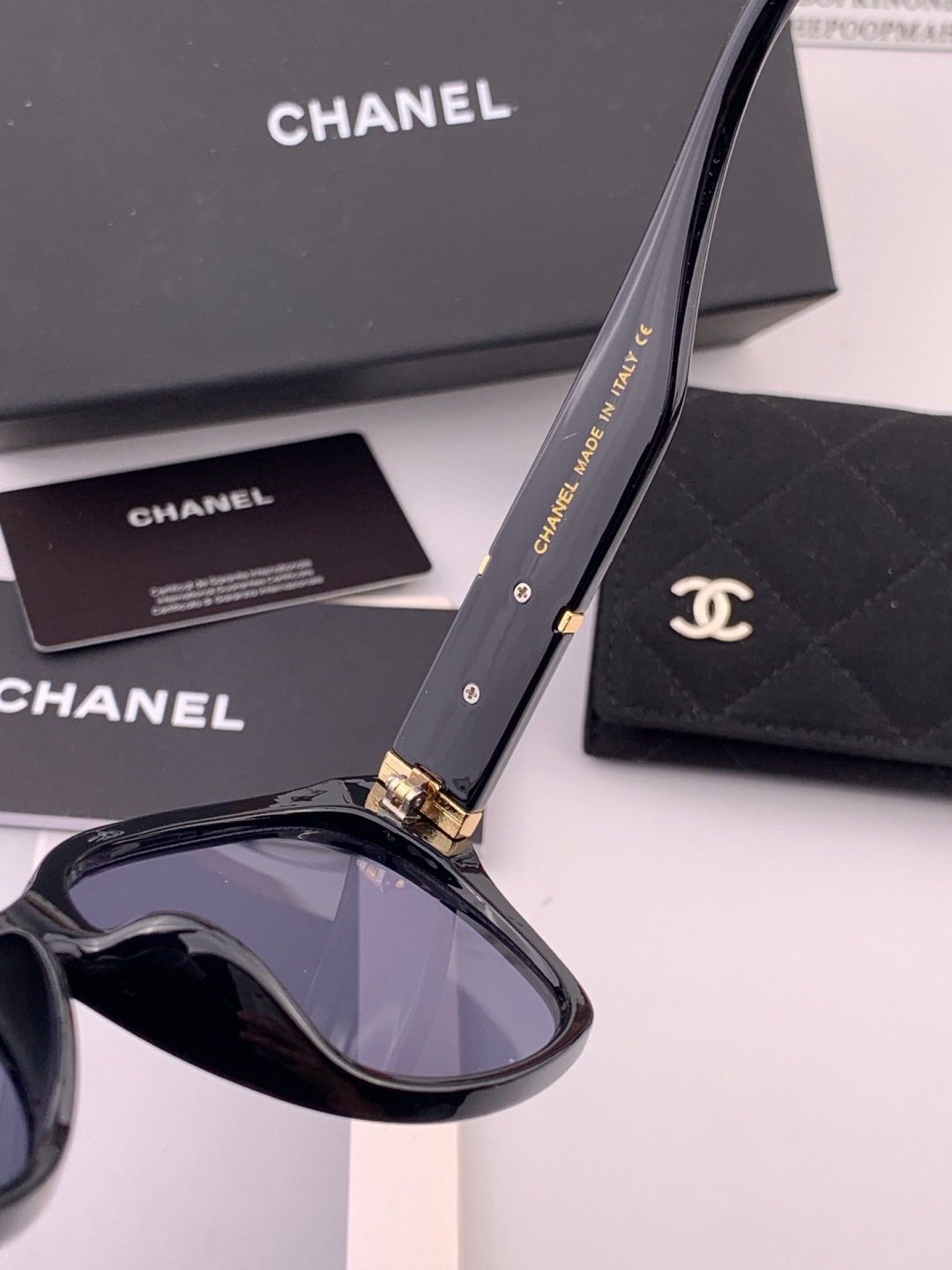 🔺CHANEL🔻官方早春新款，众多明星同款[色]香奈儿‼️‼️新款大框墨镜 ，🌈🌈宝丽来超清太阳镜🔝🔝型