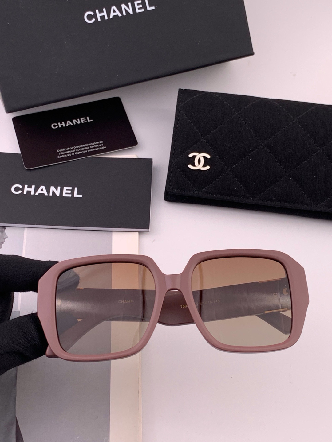 🔺CHANEL🔻官方早春新款，众多明星同款[色]香奈儿‼️‼️新款大框墨镜 ，🌈🌈宝丽来超清太阳镜🔝🔝型